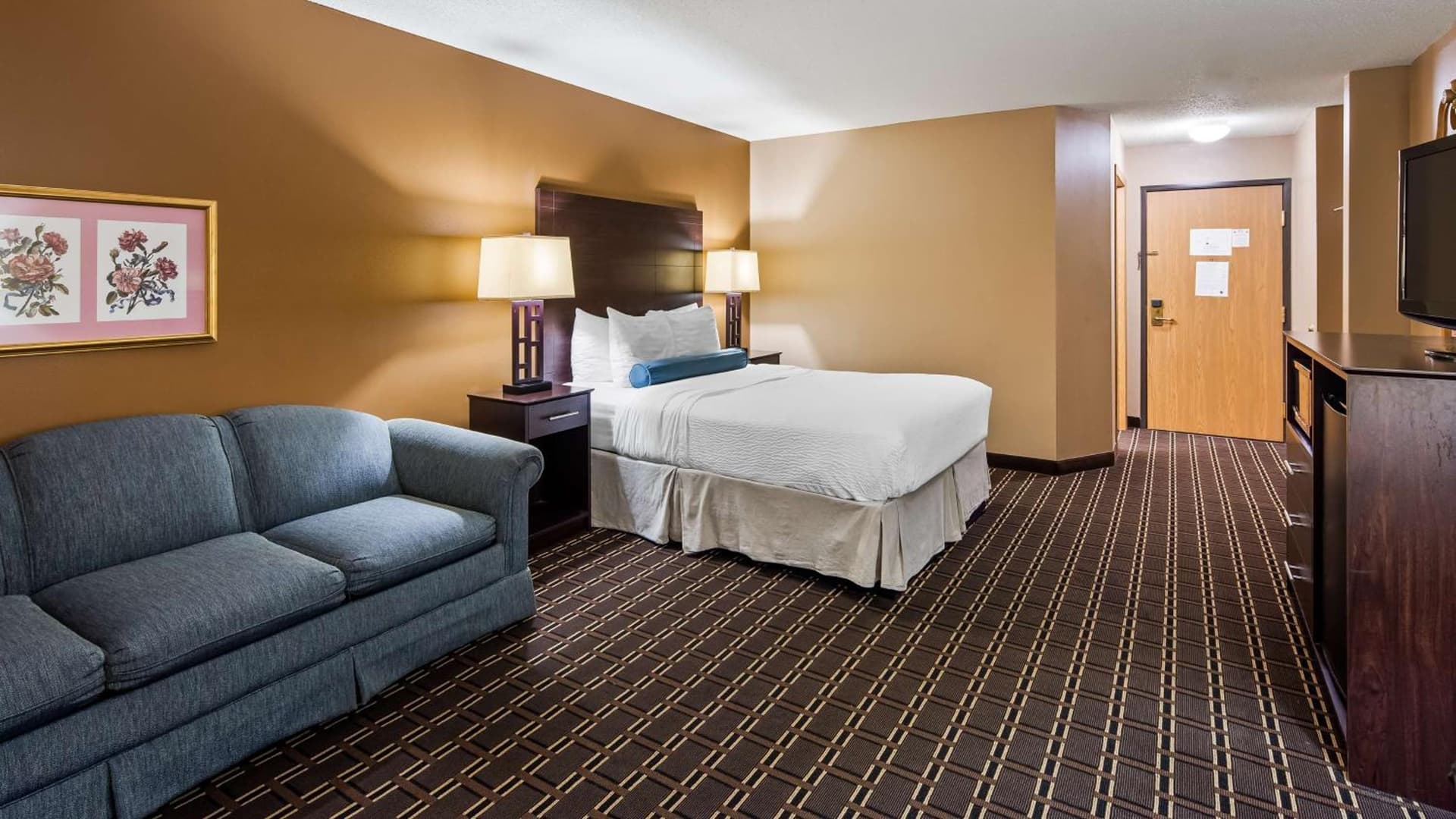 Best Western Dodgeville Inn & Suites property views in Dodgeville, WI — gallery photo 3