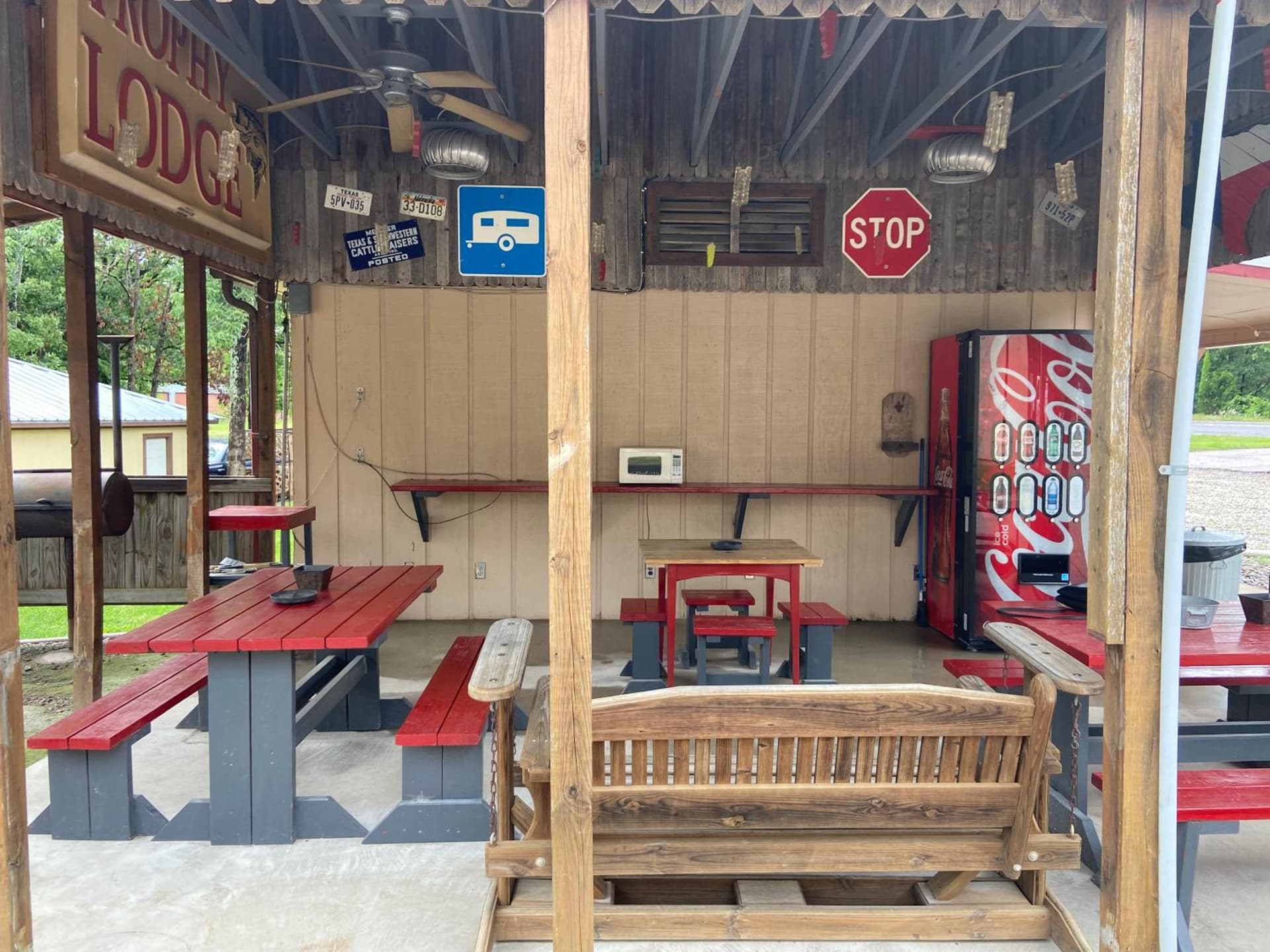 Reel Inn and Lodge interior in Quitman, TX — gallery photo 2