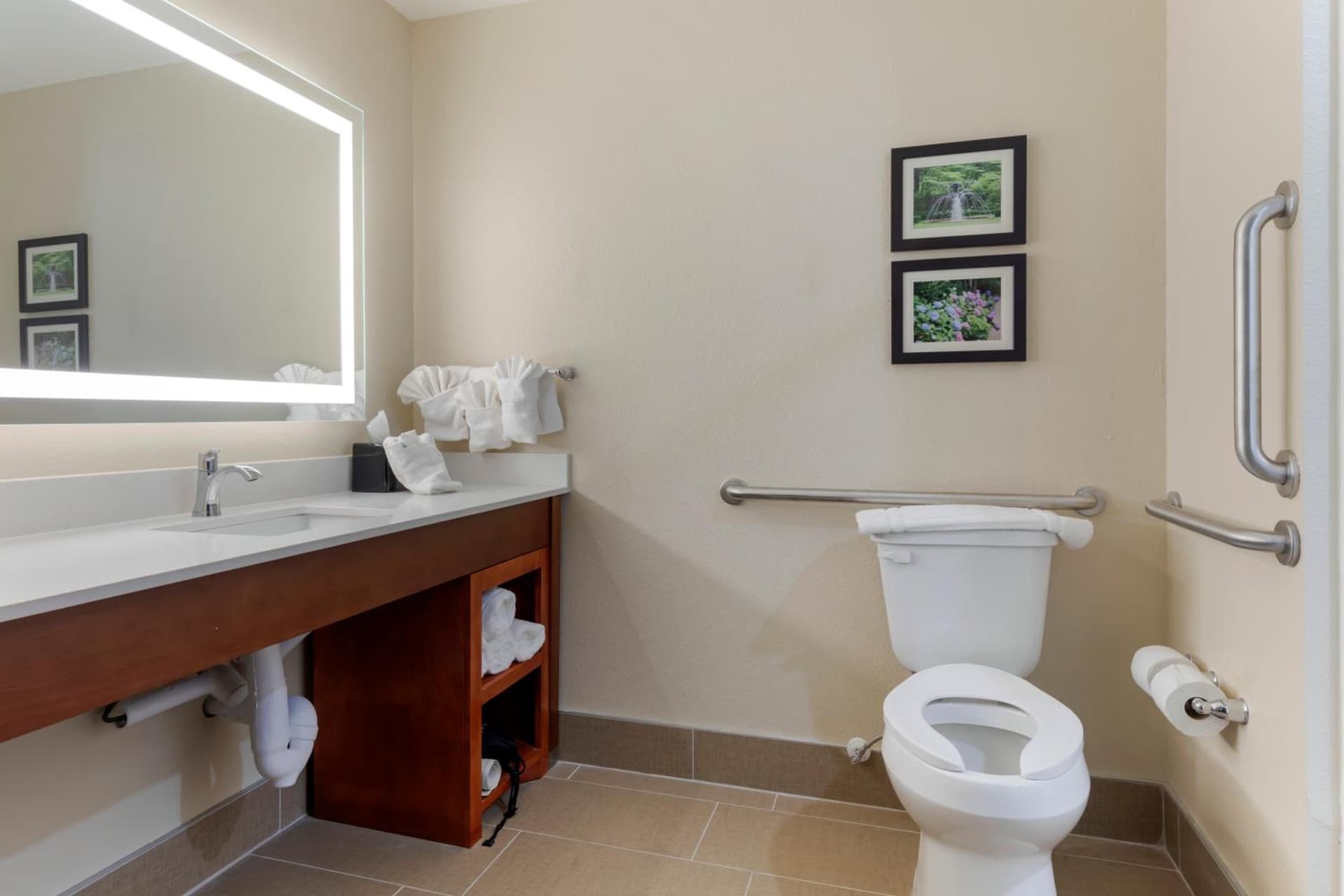 Comfort Suites West Monroe near Ike Hamilton Expo Center gallery photo in West Monroe, LA — image 82