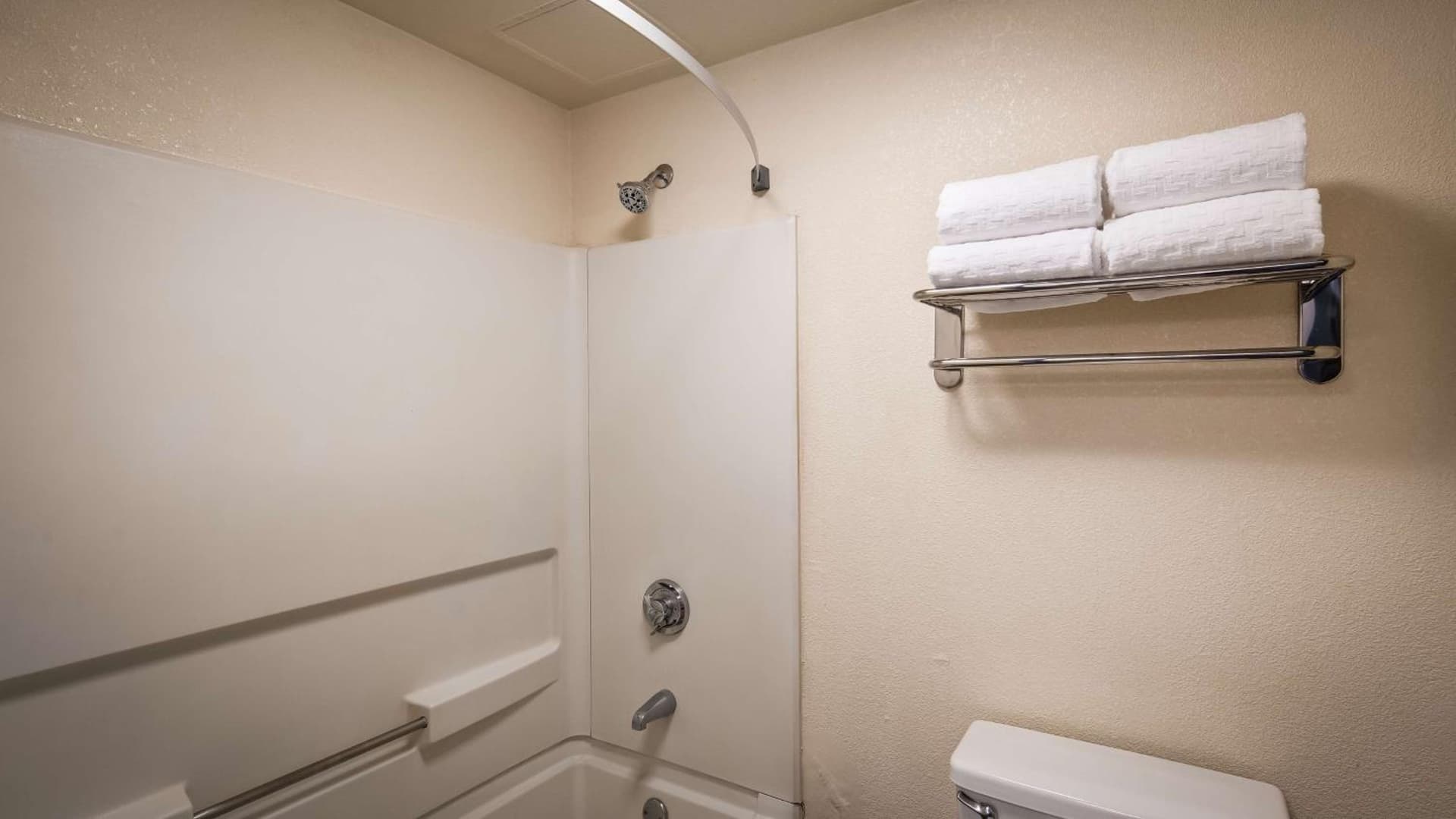 Best Western Plus Reading Inn & Suites gallery photo in Reading, PA — image 54