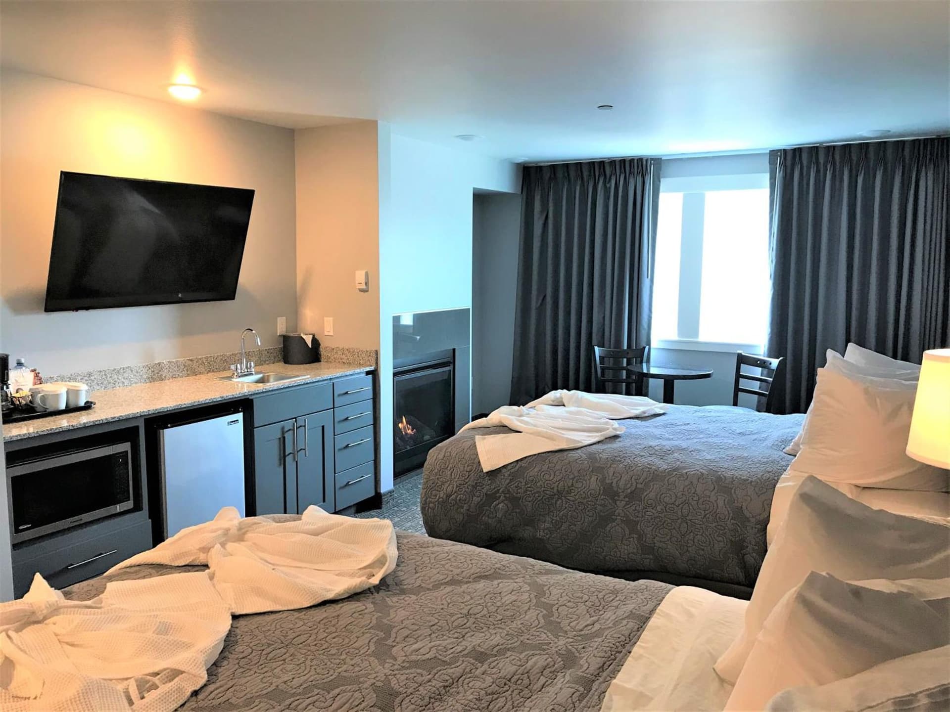 Starfish Manor Oceanfront Hotel interior in Lincoln City, OR — gallery photo 2