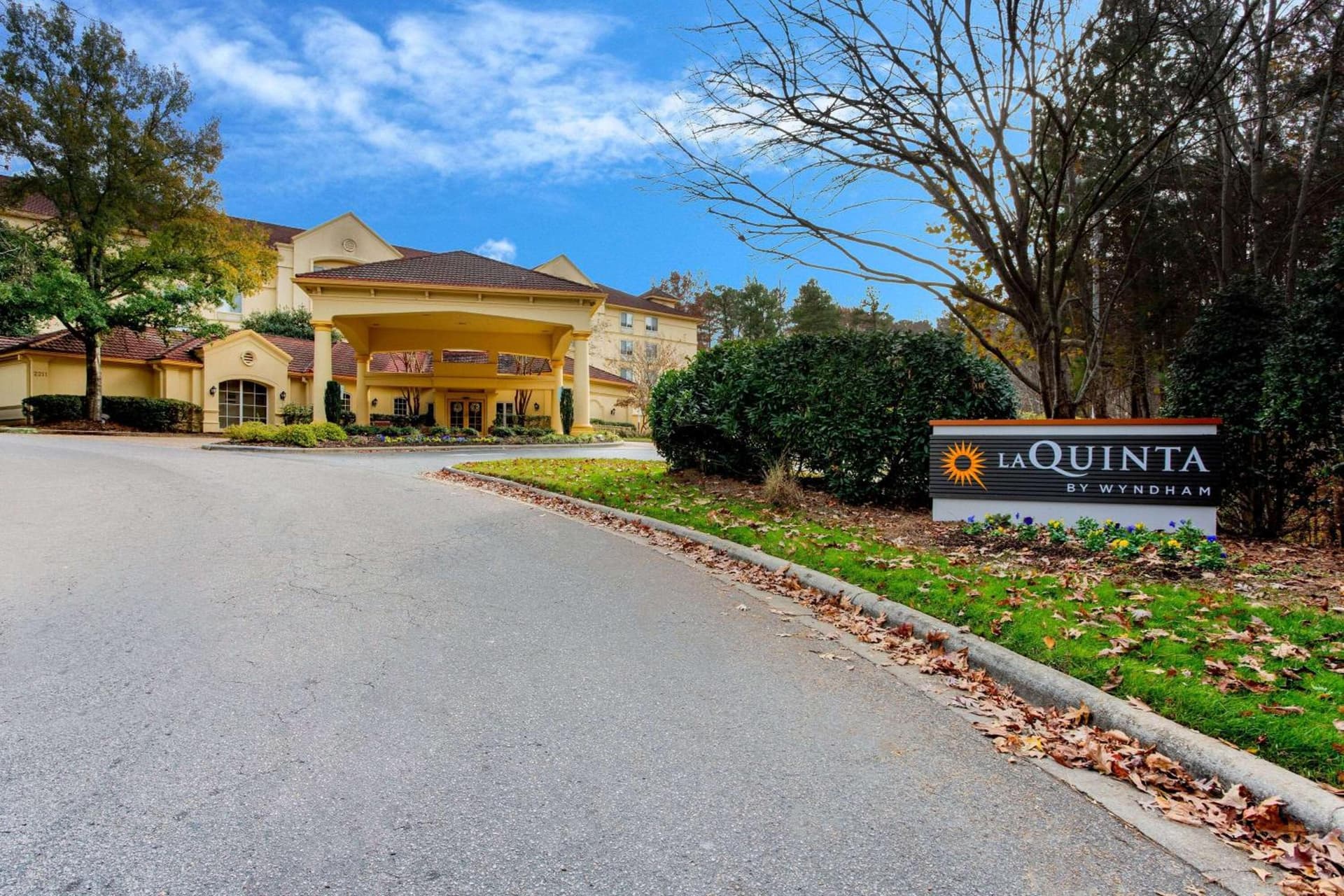 La Quinta by Wyndham Raleigh Crabtree featured exterior or lobby in Raleigh, NC — similar hotel