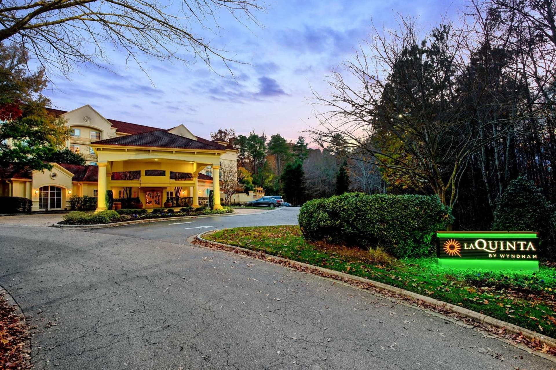 La Quinta by Wyndham Raleigh Crabtree property views in Raleigh, NC — gallery photo 3