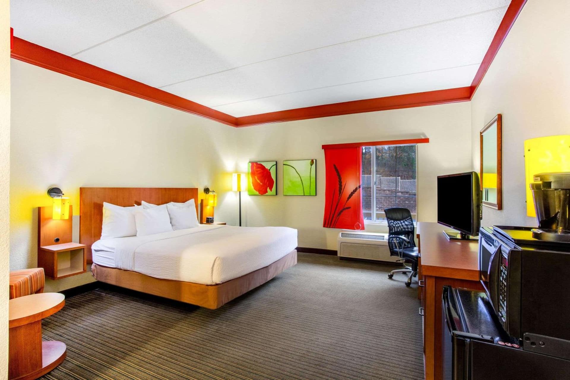 La Quinta by Wyndham Raleigh Crabtree gallery photo in Raleigh, NC — image 25