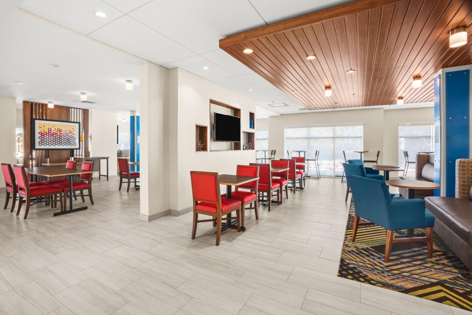 Holiday Inn Express & Suites - Suisun City by IHG gallery photo in Suisun City, CA — image 4