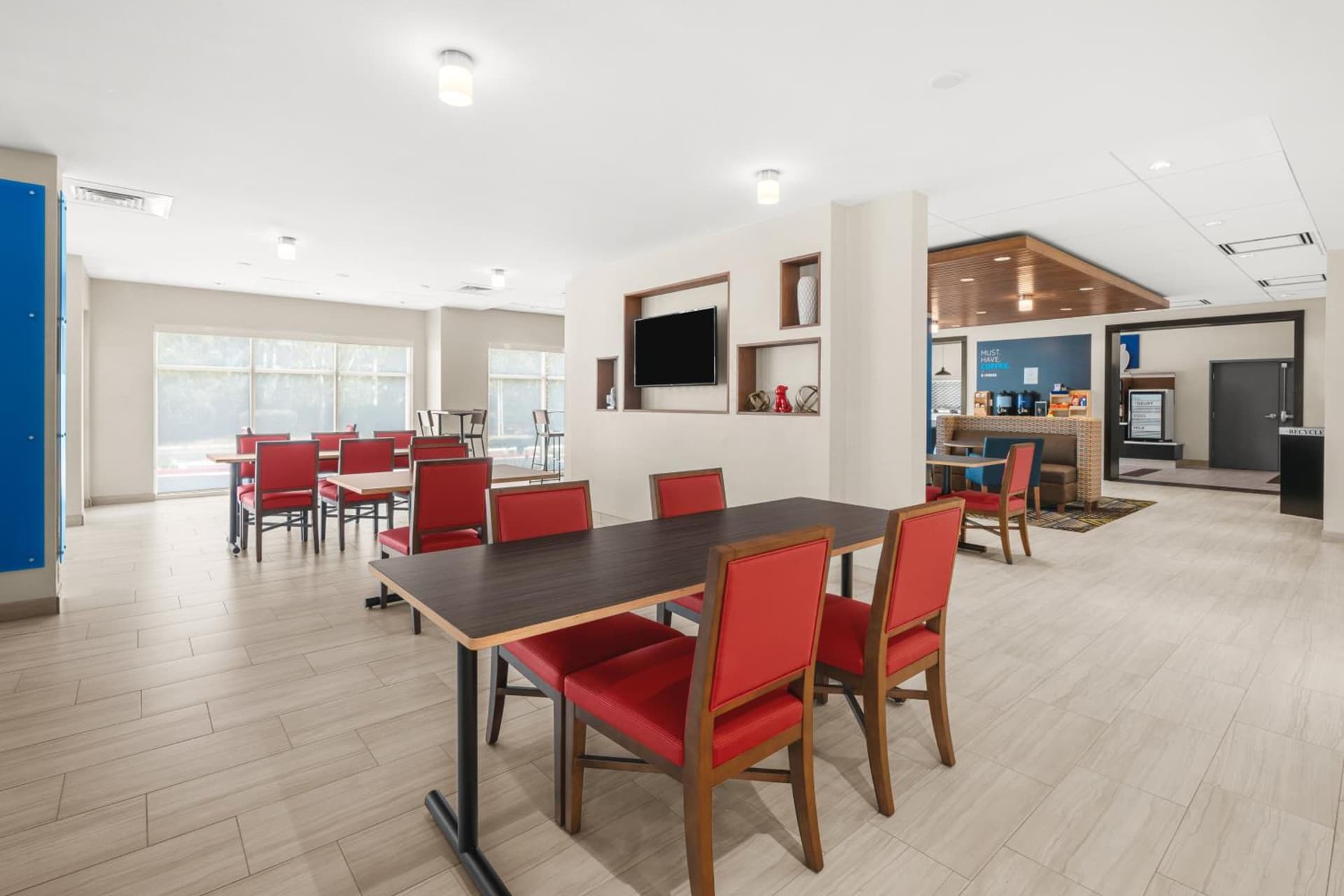 Holiday Inn Express & Suites - Suisun City by IHG gallery photo in Suisun City, CA — image 29