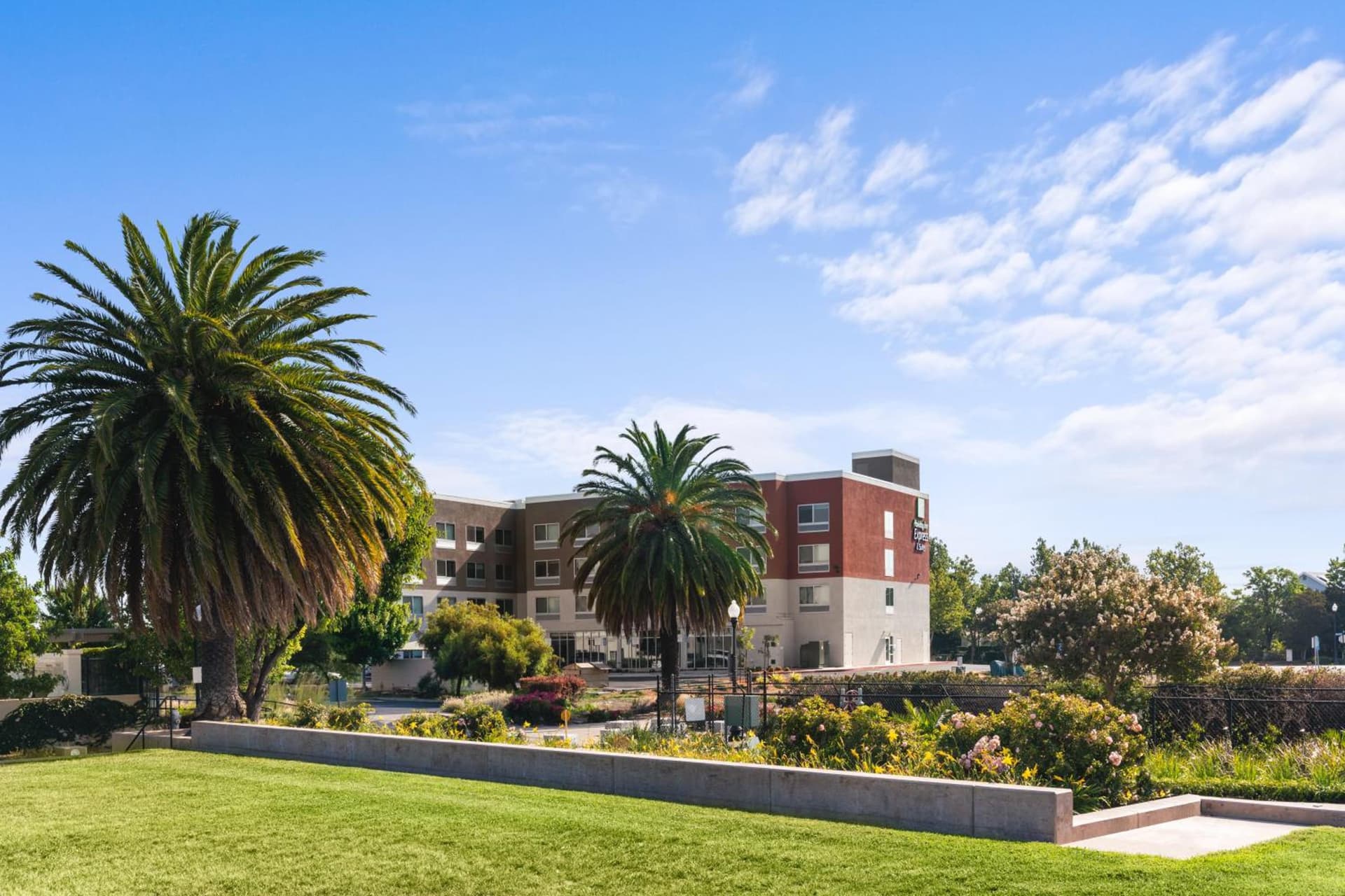Holiday Inn Express & Suites - Suisun City by IHG gallery photo in Suisun City, CA — image 51