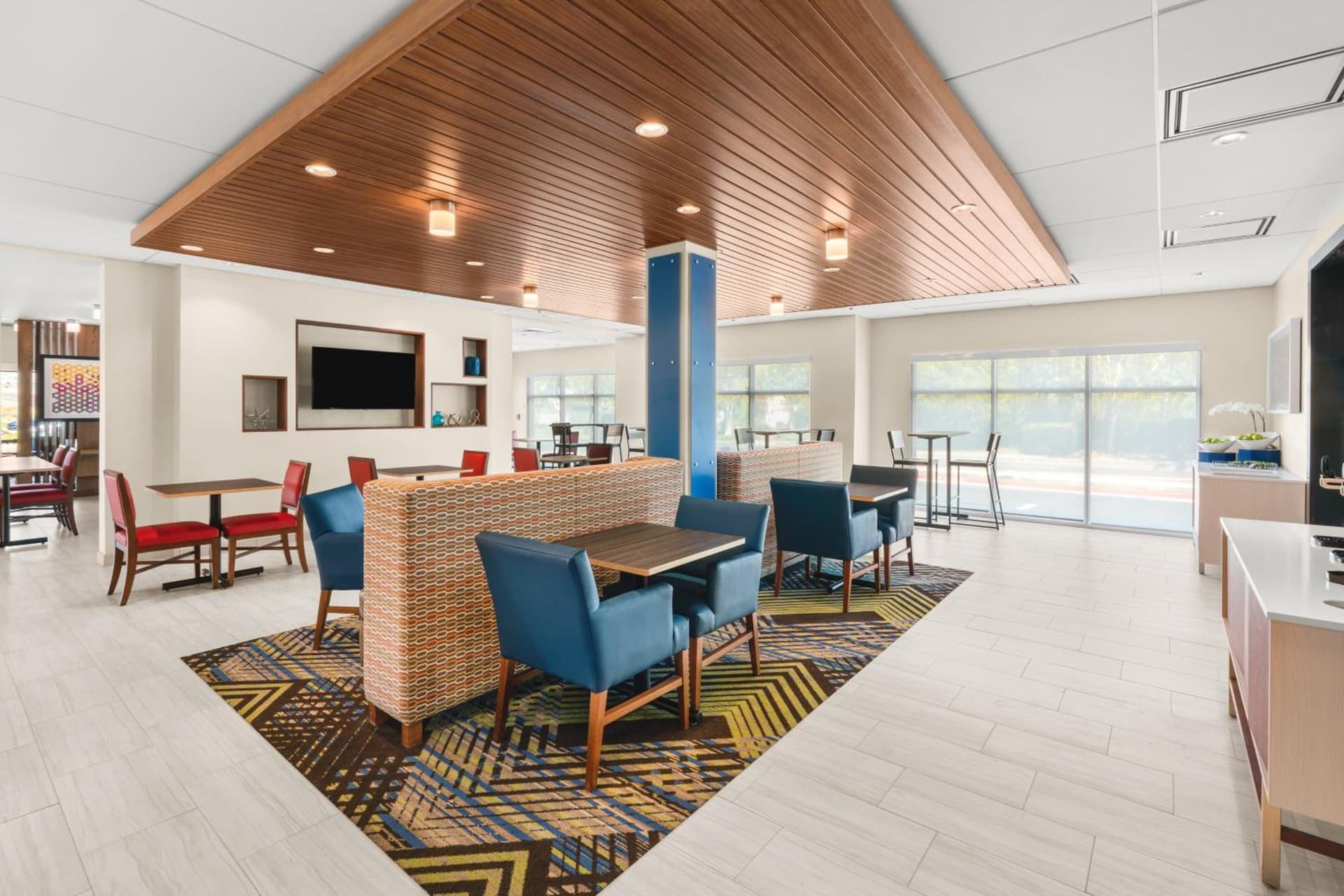 Holiday Inn Express & Suites - Suisun City by IHG gallery photo in Suisun City, CA — image 9