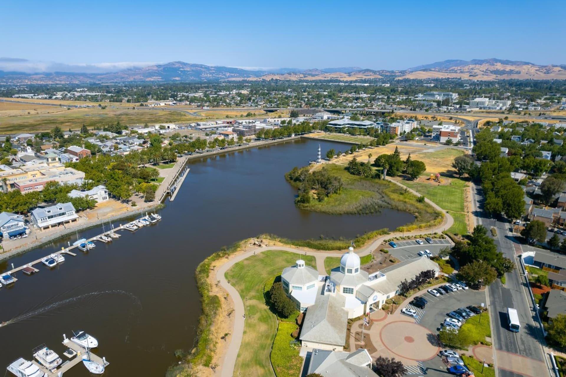 Holiday Inn Express & Suites - Suisun City by IHG gallery photo in Suisun City, CA — image 12