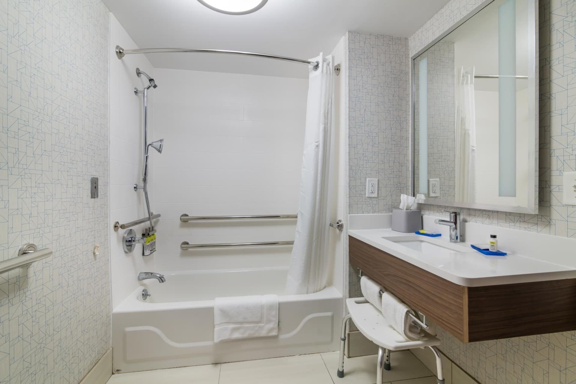 Holiday Inn Express - Plymouth by IHG gallery photo in Plymouth, MA — image 29