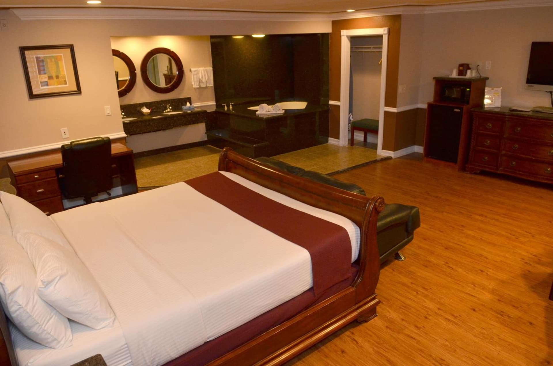 Dynasty Suites Hotel gallery photo in Riverside, CA — image 9