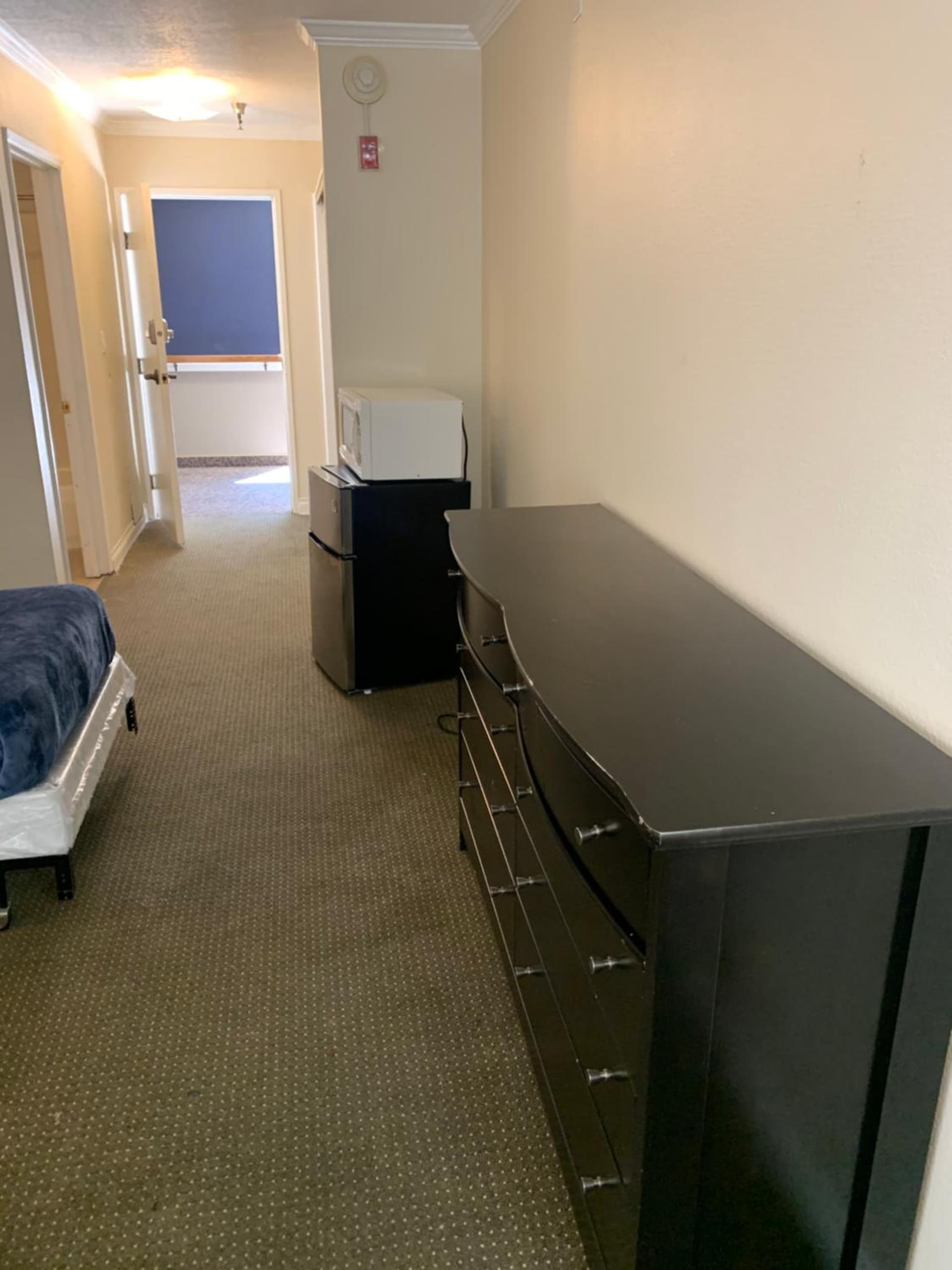 Charming Double Bed Hotel Style (A10) interior in Los Angeles, CA — gallery photo 2