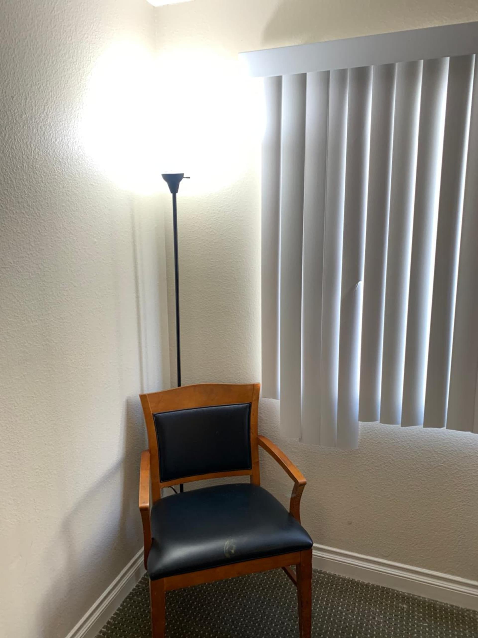 Charming Double Bed Hotel Style (A10) property views in Los Angeles, CA — gallery photo 3