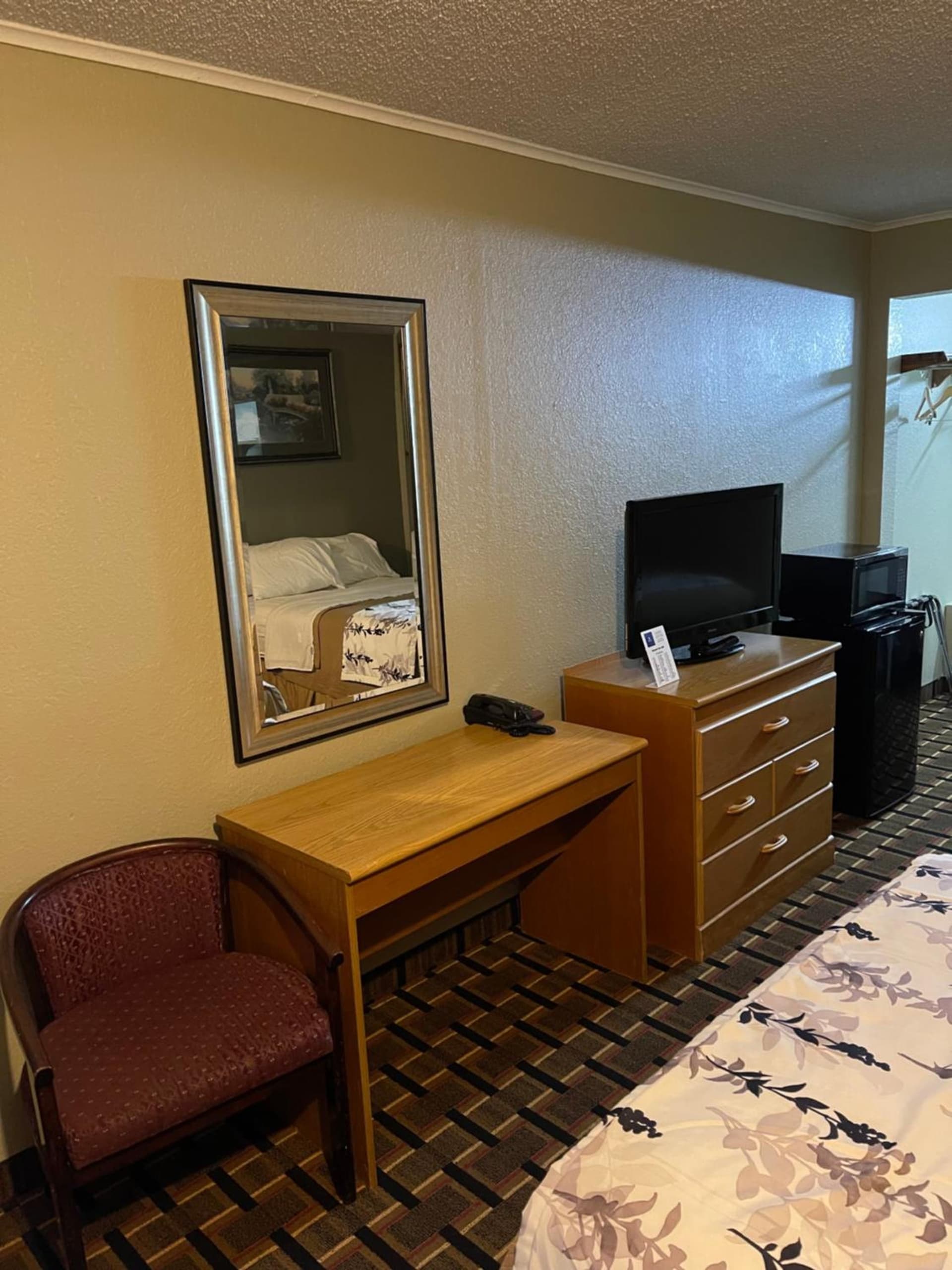 I-26 Inn gallery photo in Johnson City, TN — image 11