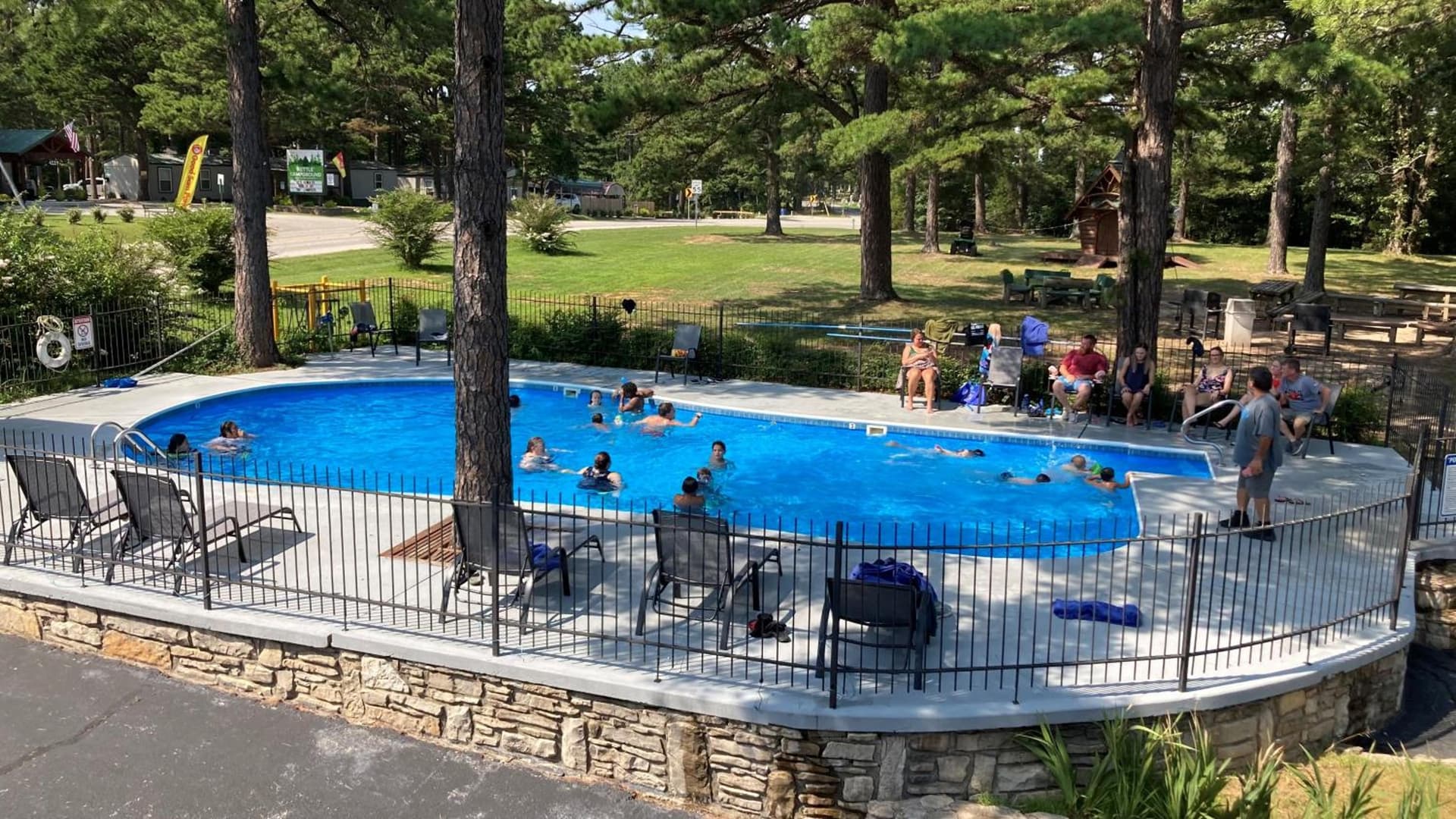 Country Mountain Inn property views in Eureka Springs, AR — gallery photo 3