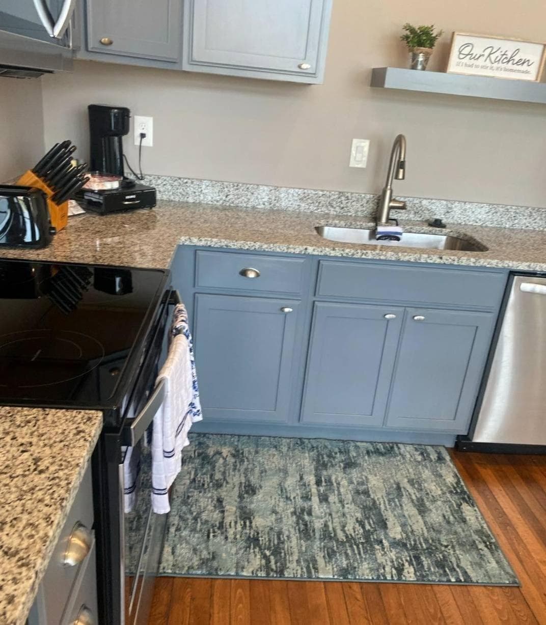 Trendy Midtown Loft interior in Cleveland, OH — gallery photo 2