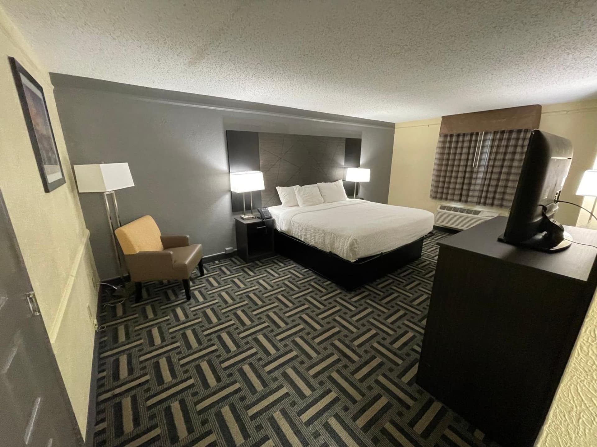 Baymont by Wyndham Indianapolis Airport Lynhurst gallery photo in Indianapolis, IN — image 38