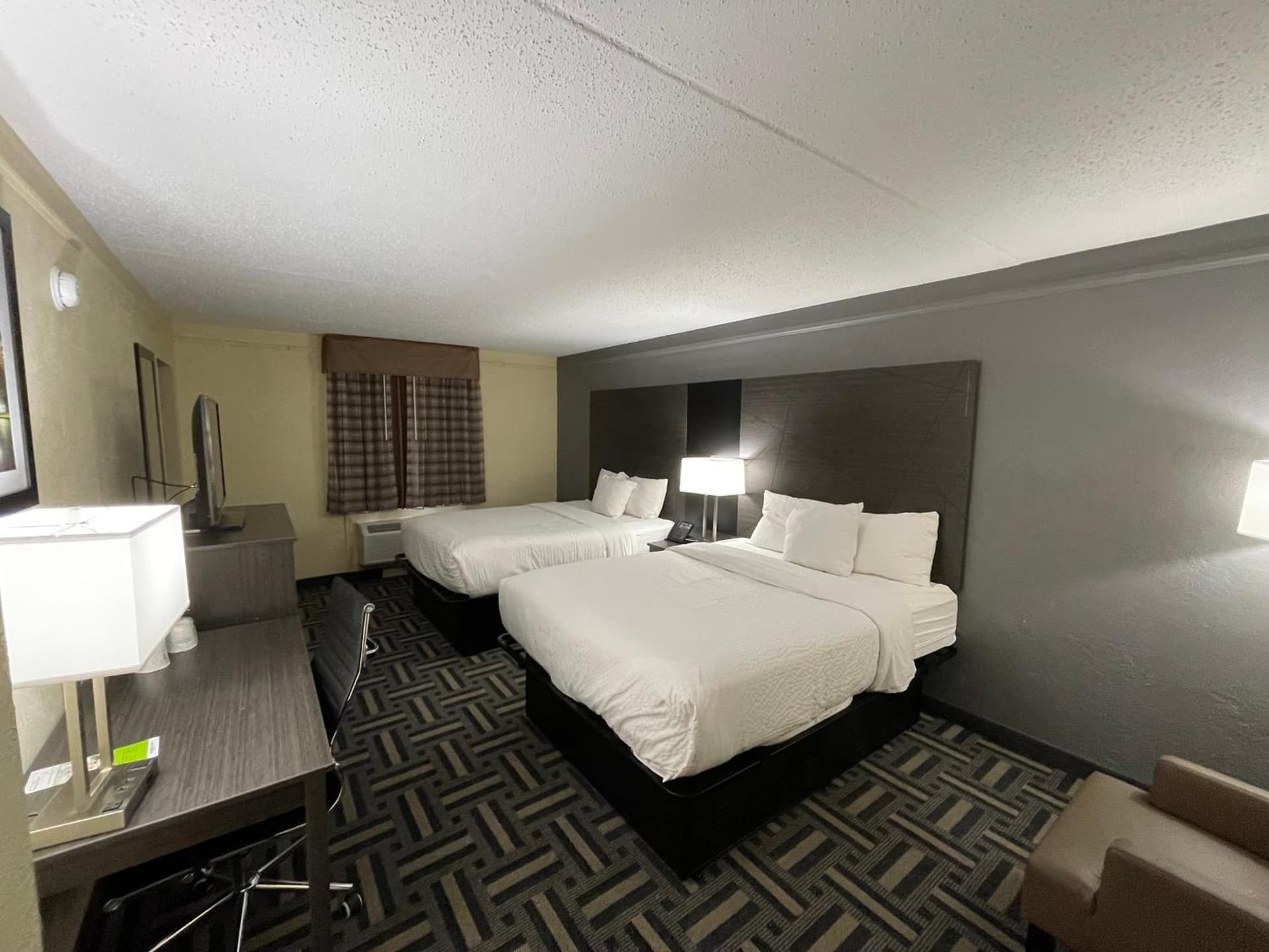 Baymont by Wyndham Indianapolis Airport Lynhurst gallery photo in Indianapolis, IN — image 44