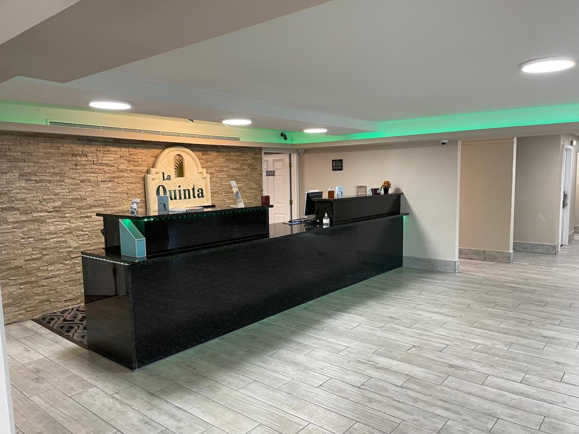 Baymont by Wyndham Indianapolis Airport Lynhurst gallery photo in Indianapolis, IN — image 23