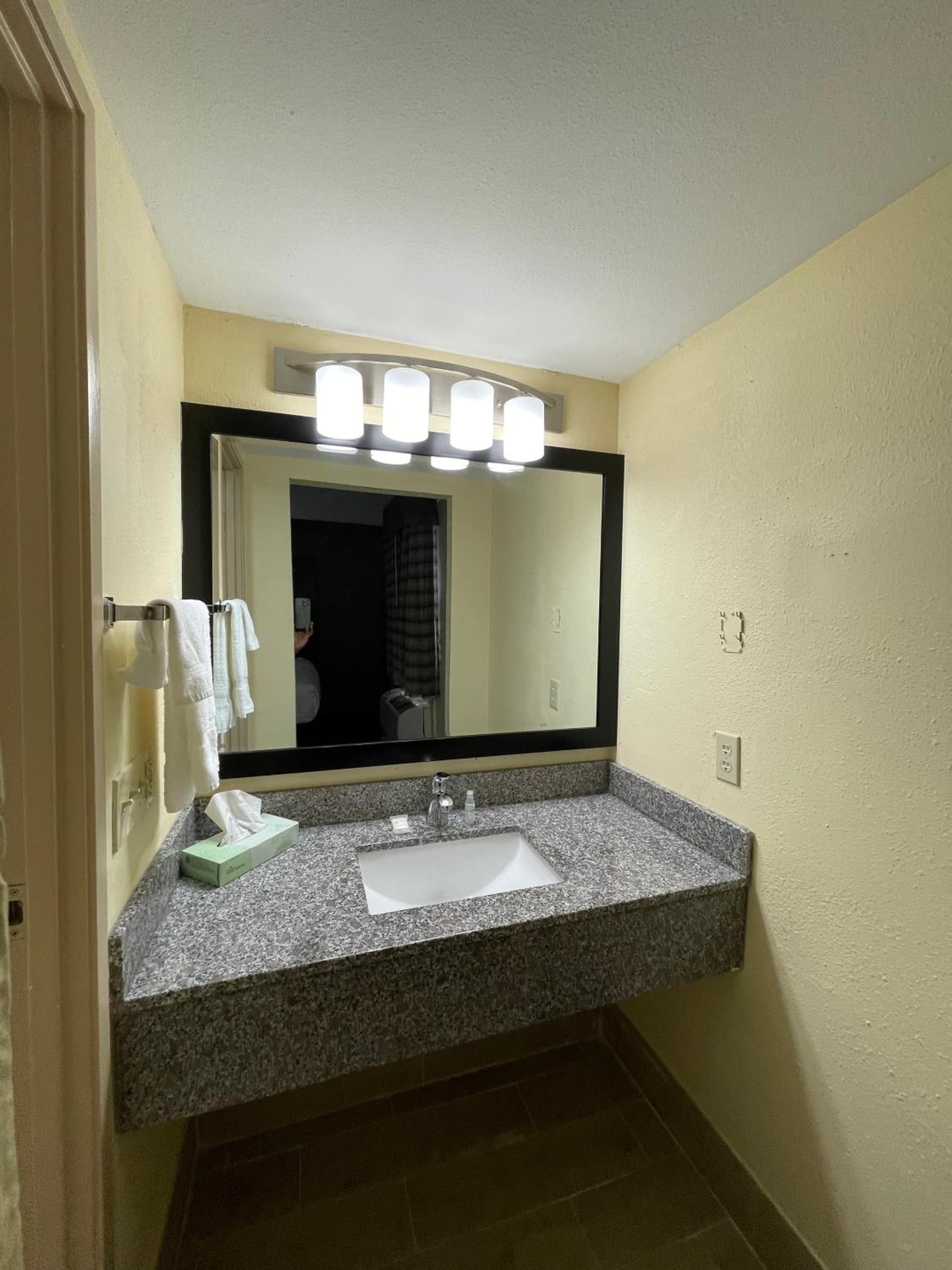 Baymont by Wyndham Indianapolis Airport Lynhurst gallery photo in Indianapolis, IN — image 34
