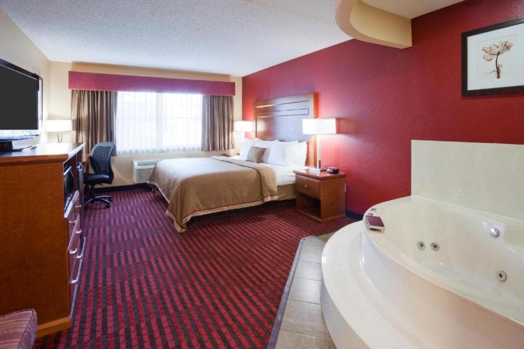 Quality Inn & Suites Stillwater interior in Stillwater, MN — gallery photo 2