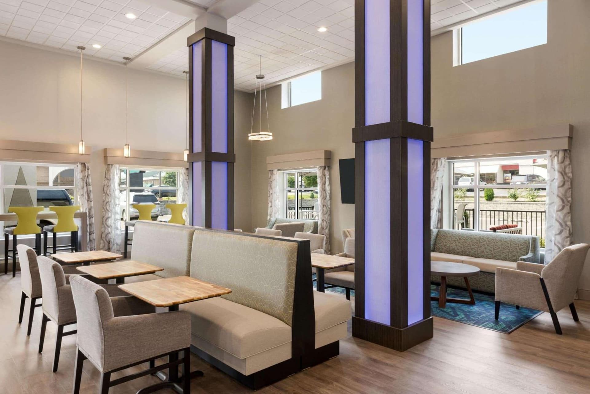 Days Inn & Suites by Wyndham Bowling Green gallery photo in Bowling Green, KY — image 23