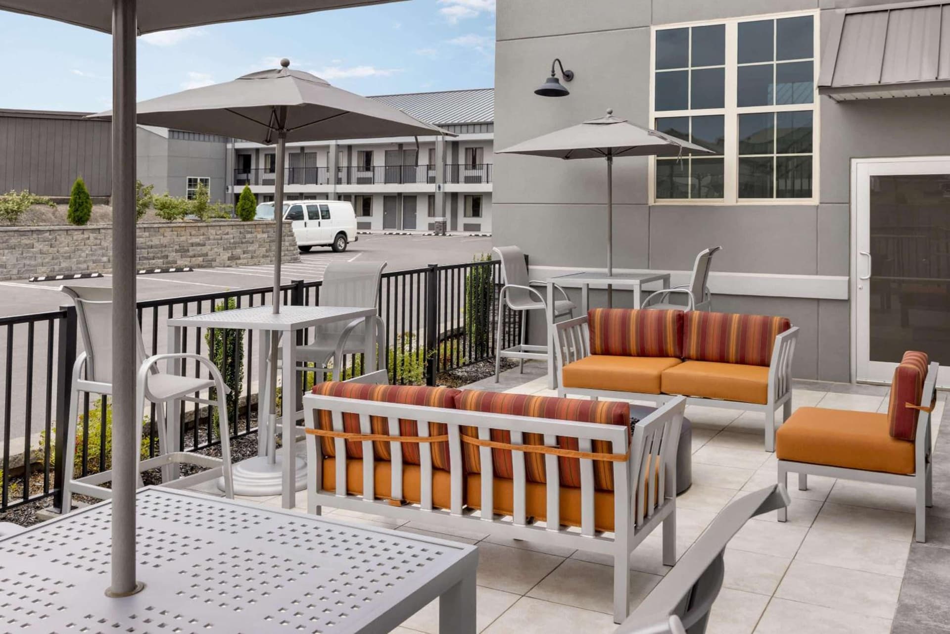 Days Inn & Suites by Wyndham Bowling Green gallery photo in Bowling Green, KY — image 9