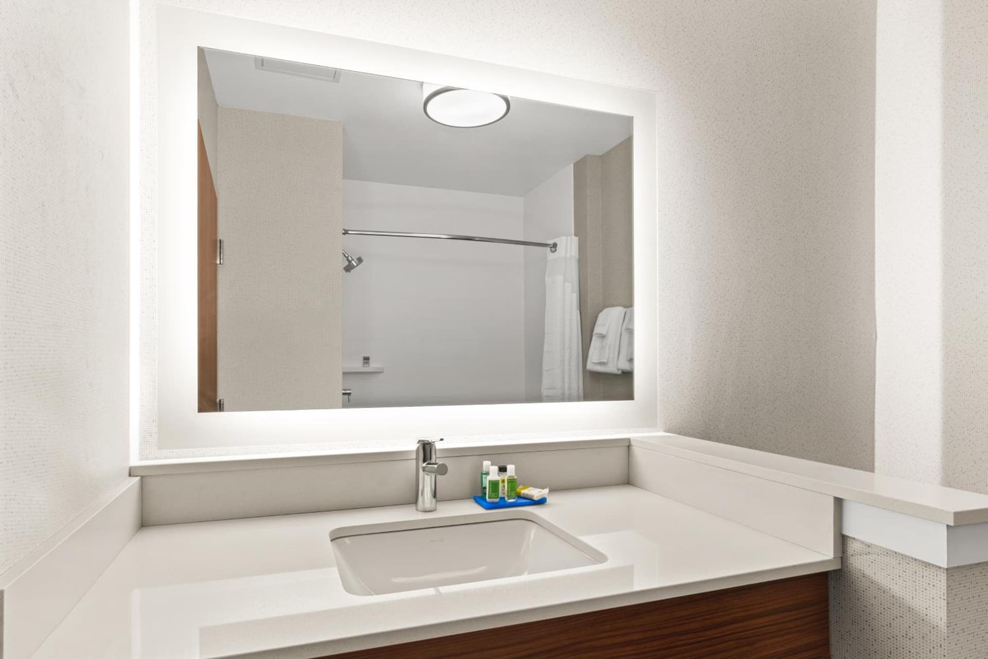 Holiday Inn Express & Suites - Suisun City by IHG property views in Suisun City, CA — gallery photo 3