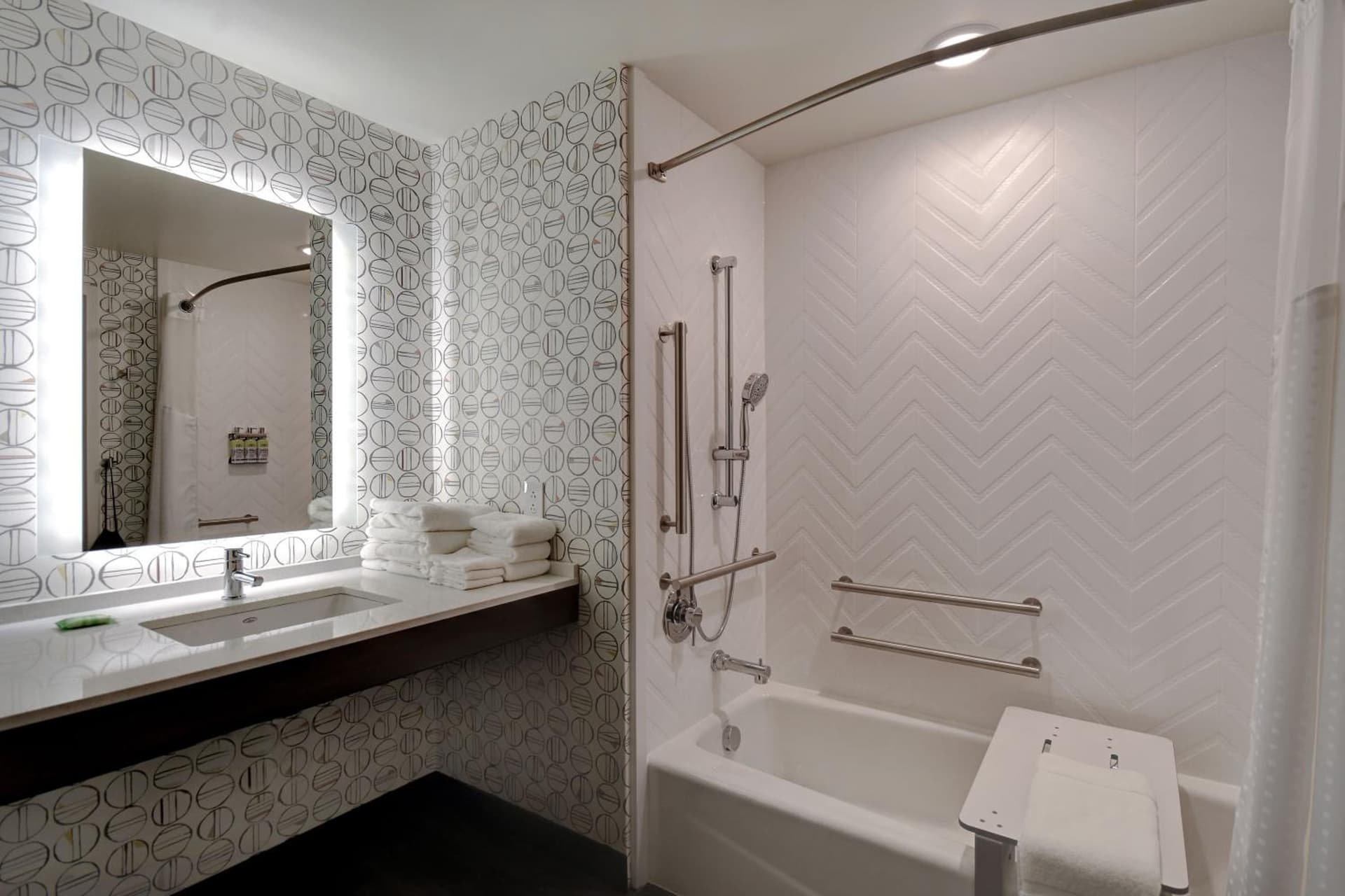 Holiday Inn - Erie by IHG gallery photo in Erie, PA — image 57