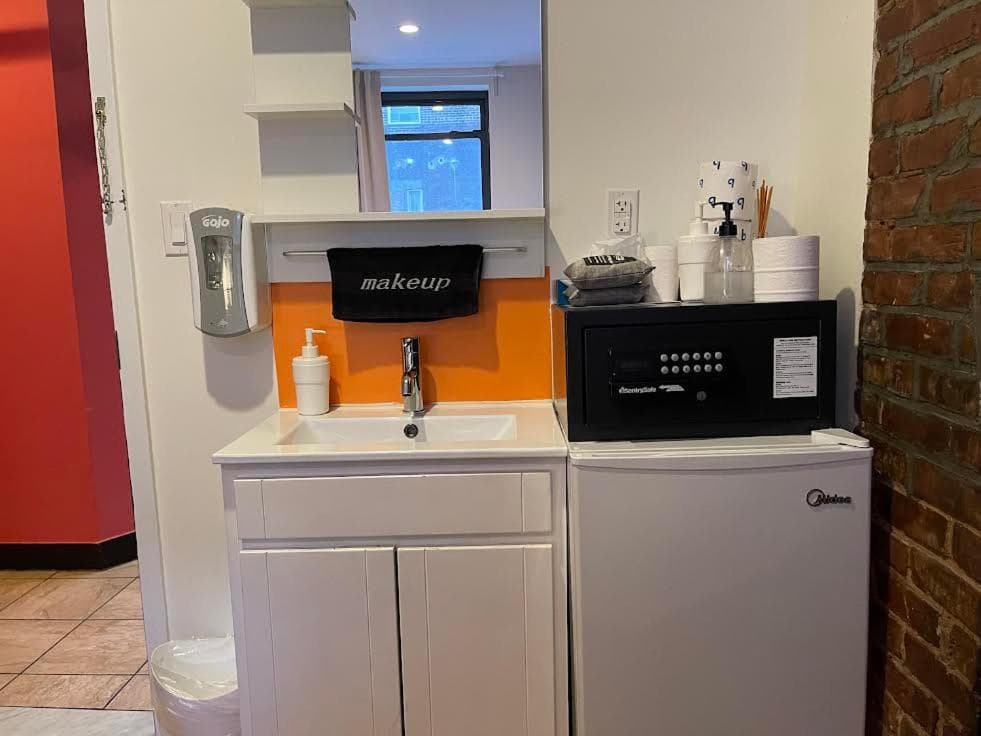 Chelsea Rooms NYC property views in New York, NY — gallery photo 3
