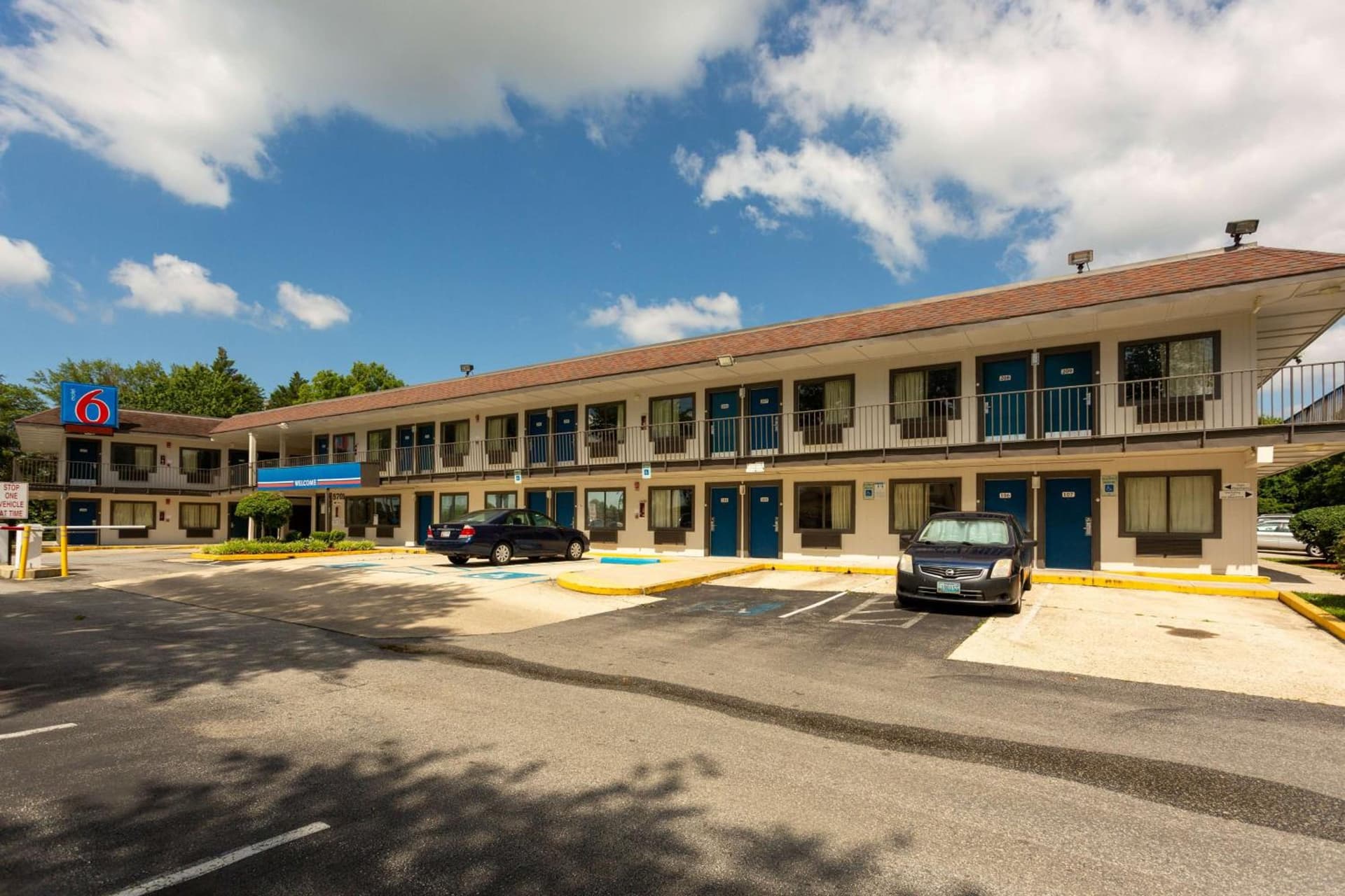 Motel 6-Camp Springs, DC - South Camp Springs interior in Camp Springs, MD — gallery photo 2