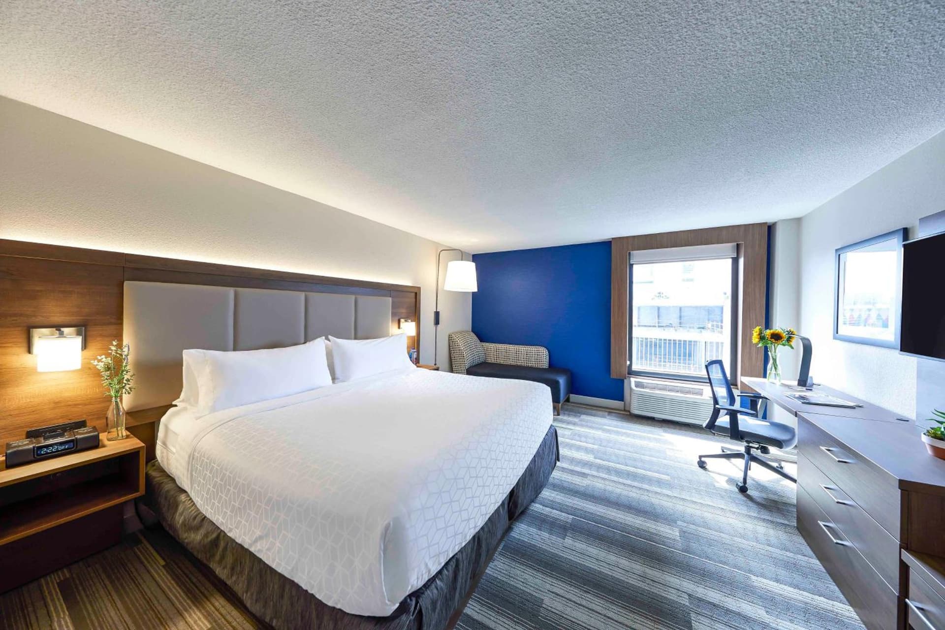 Holiday Inn Express Nashville-Downtown - Broadway by IHG gallery photo in Nashville, TN — image 29