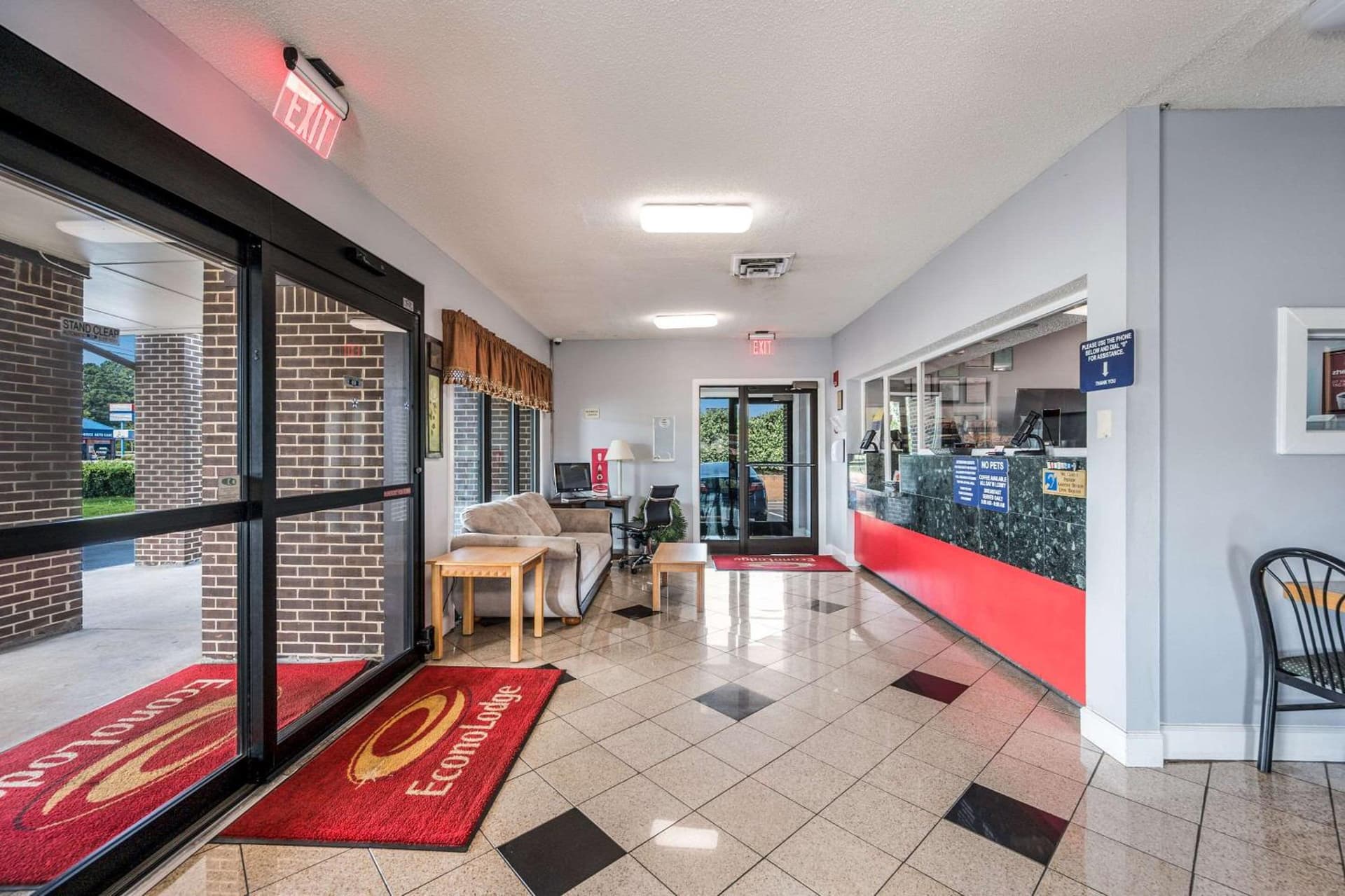 Econo Lodge Inn & Suites Huntsville University Area gallery photo in Huntsville, AL — image 34