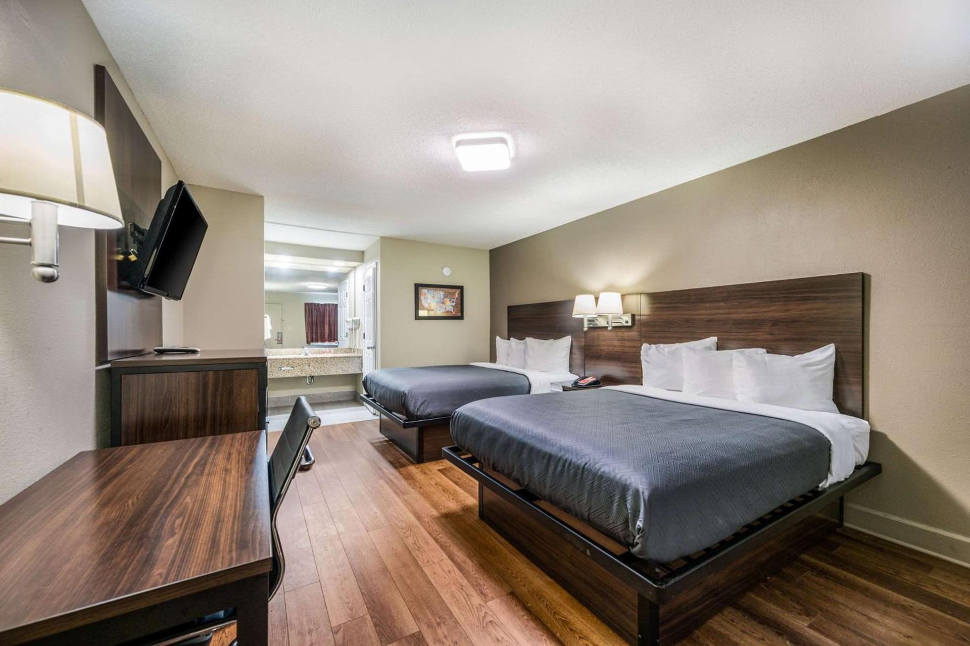 Econo Lodge Inn & Suites Huntsville University Area gallery photo in Huntsville, AL — image 5