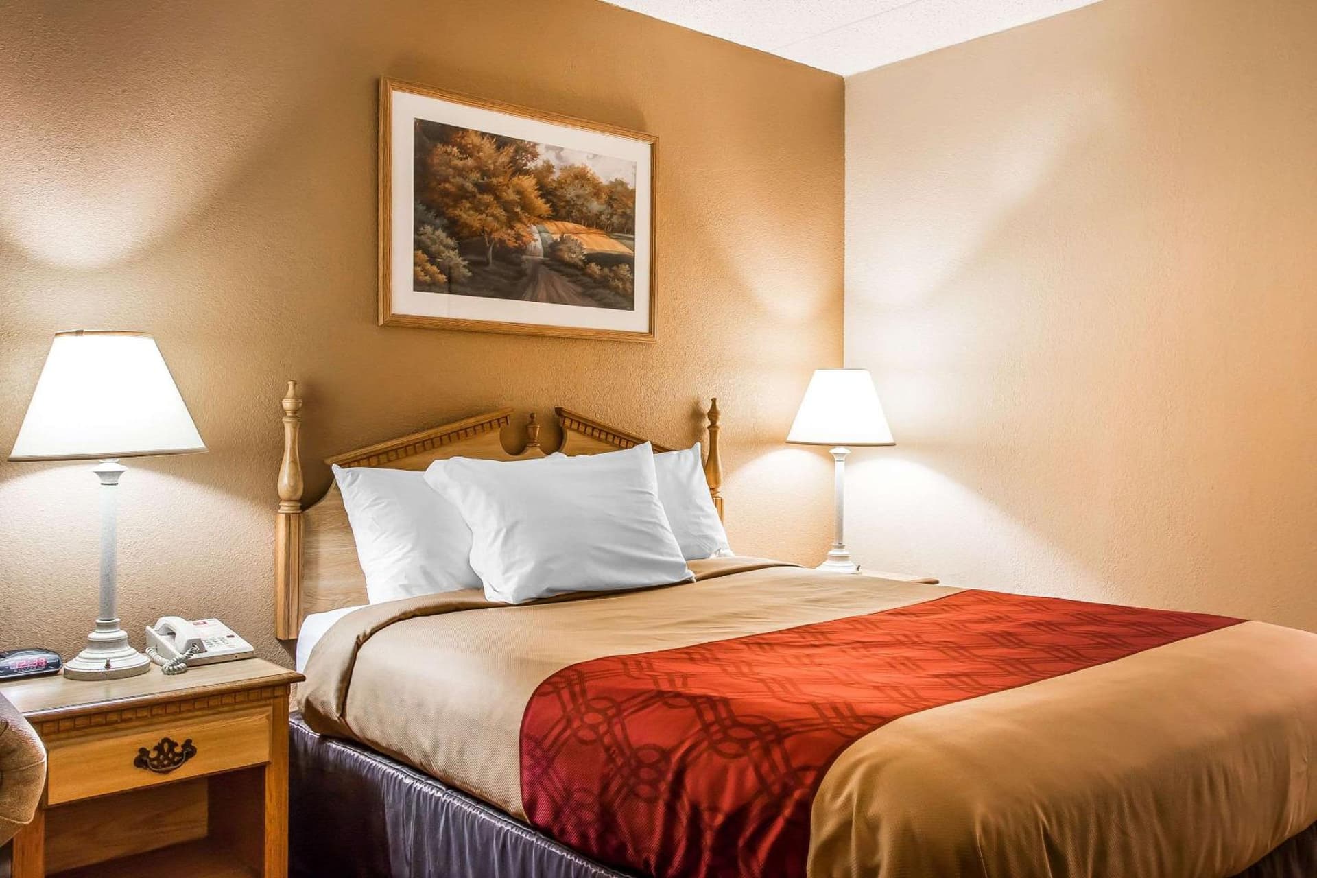 Econo Lodge Inn & Suites Huntsville University Area gallery photo in Huntsville, AL — image 30