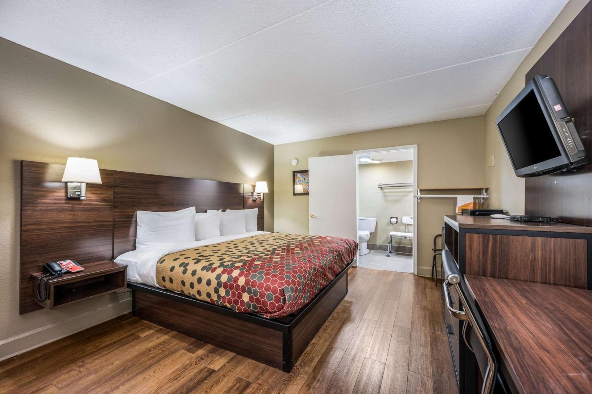 Econo Lodge Inn & Suites Huntsville University Area interior in Huntsville, AL — gallery photo 2