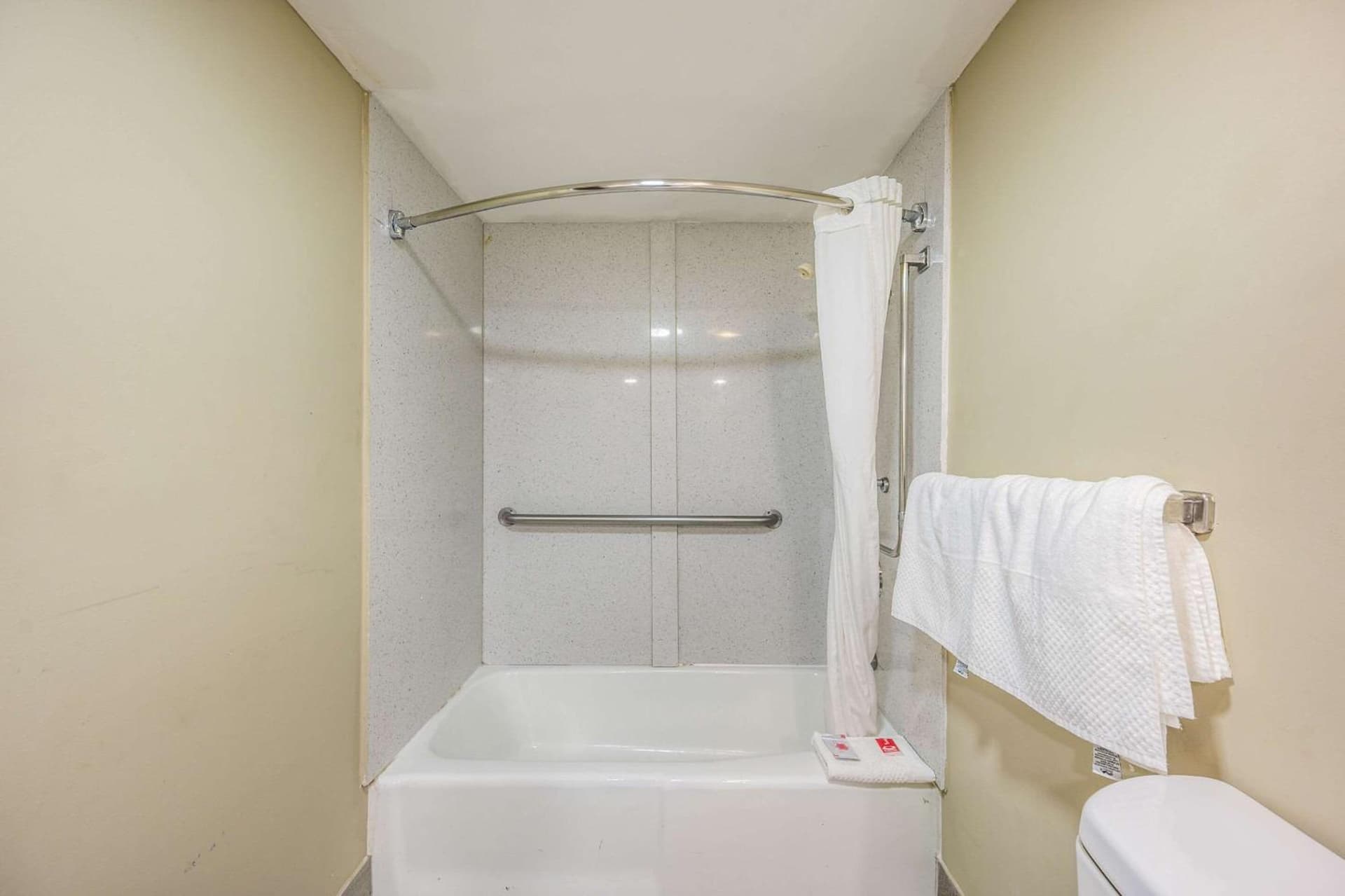 Econo Lodge Inn & Suites Huntsville University Area gallery photo in Huntsville, AL — image 29