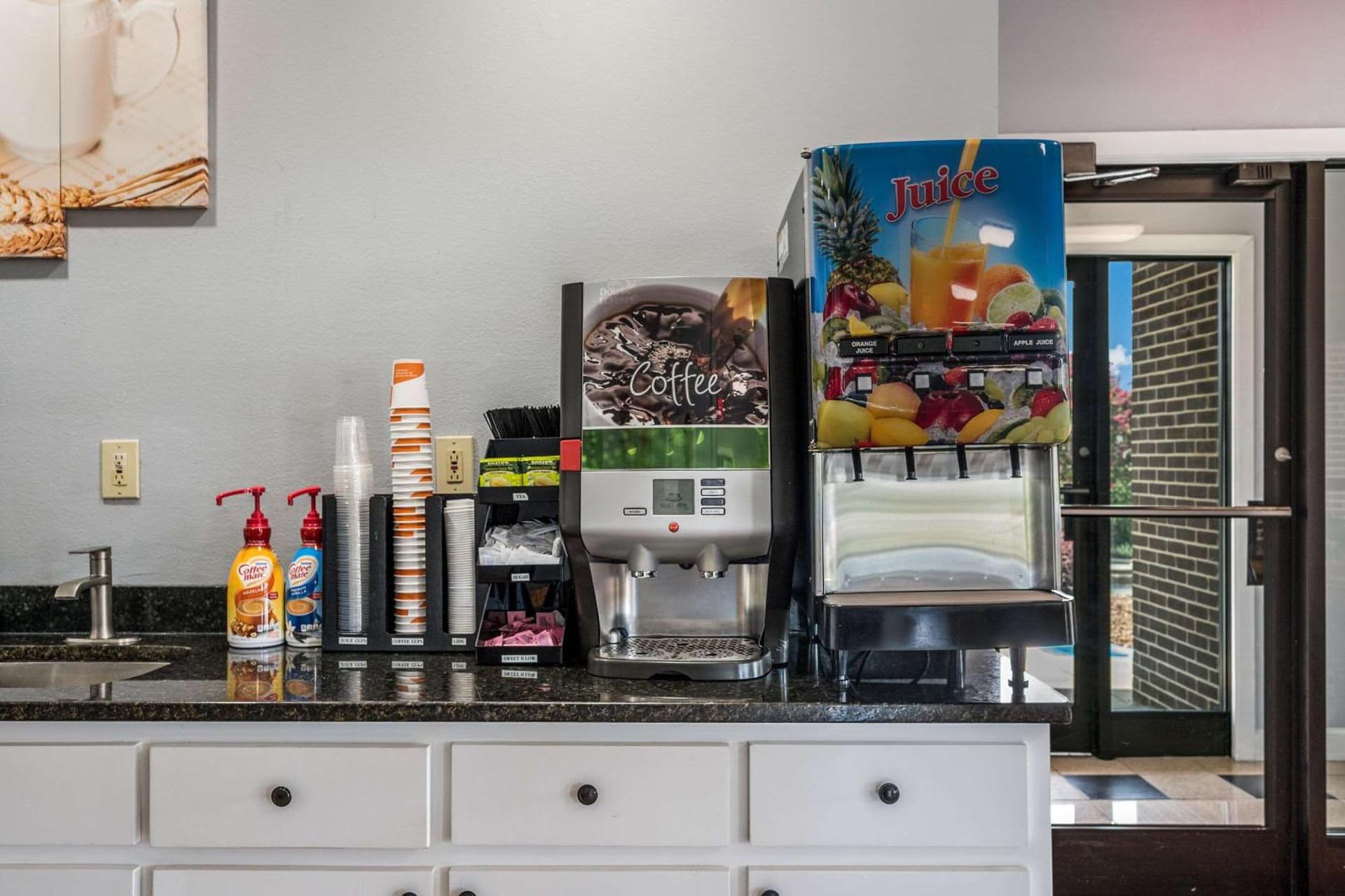 Econo Lodge Inn & Suites Huntsville University Area gallery photo in Huntsville, AL — image 40