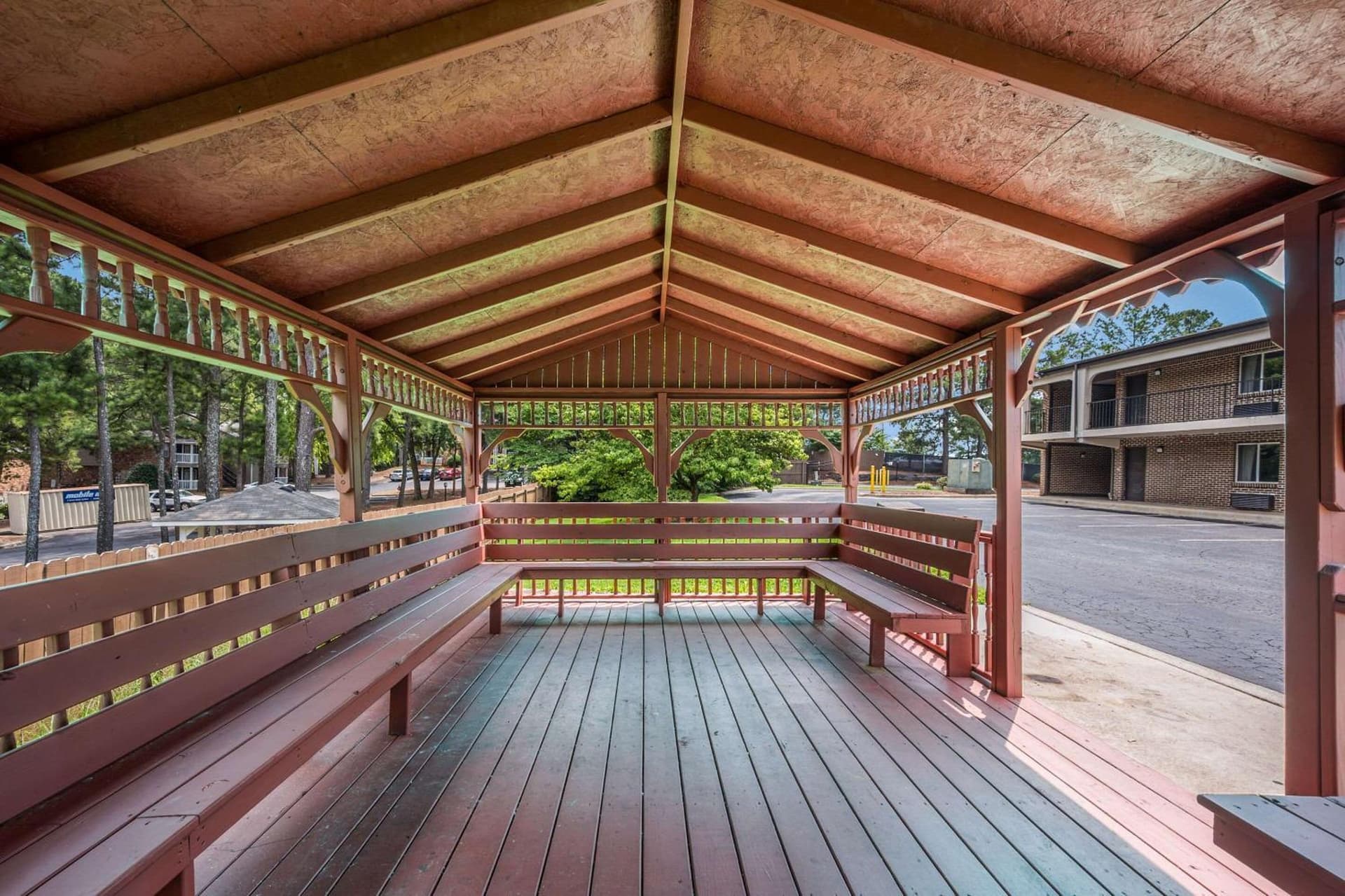 Econo Lodge Inn & Suites Huntsville University Area gallery photo in Huntsville, AL — image 9
