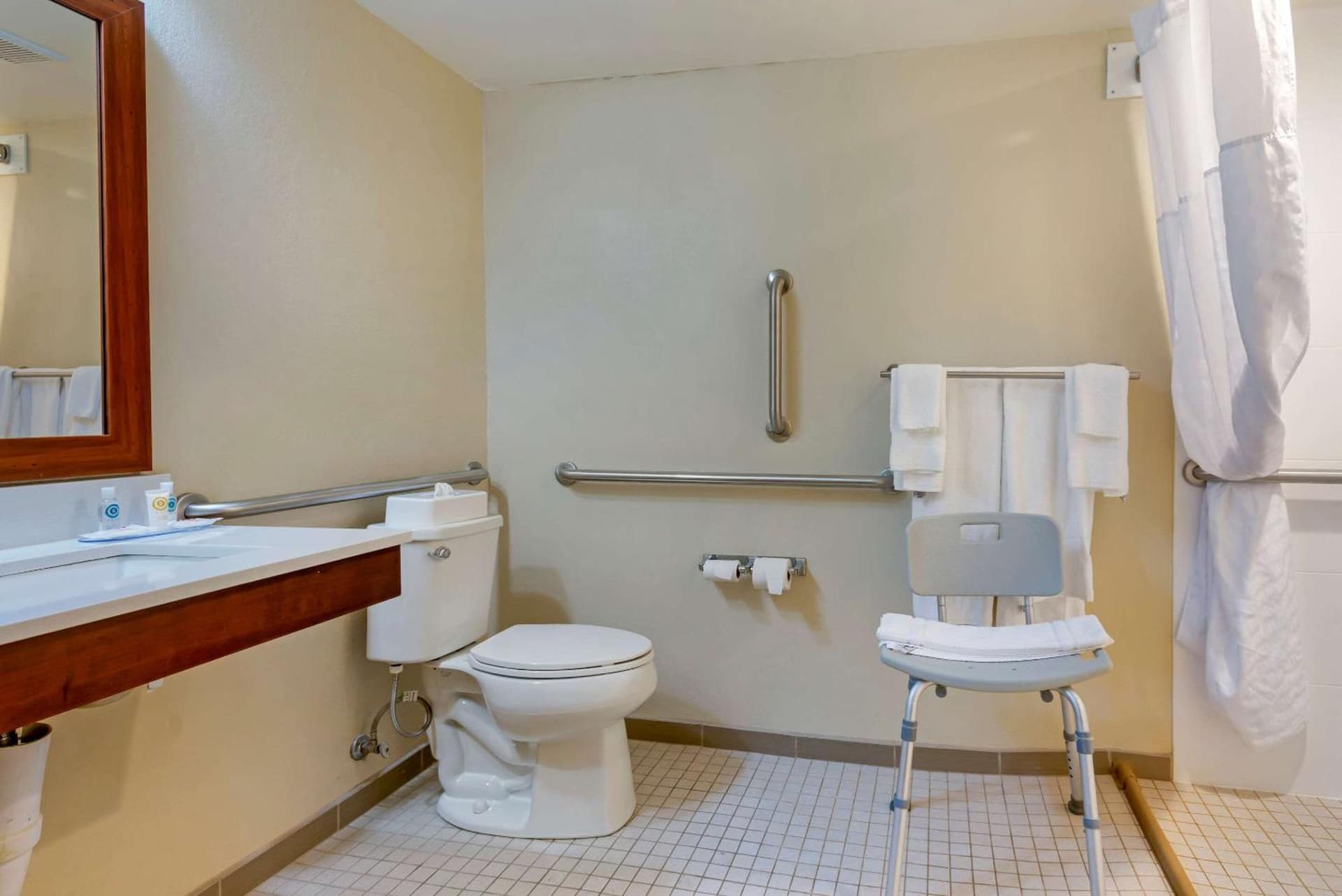 Comfort Inn & Suites Wilkes Barre - Arena gallery photo in Wilkes-Barre, PA — image 6