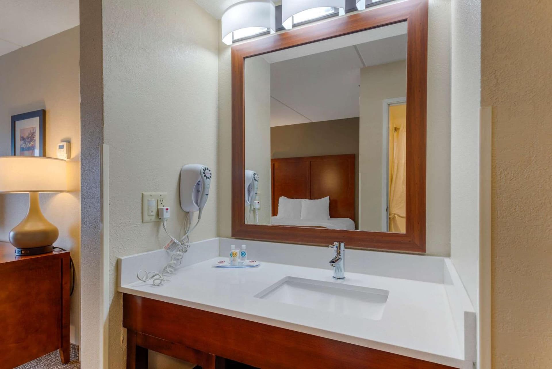 Comfort Inn & Suites Wilkes Barre - Arena gallery photo in Wilkes-Barre, PA — image 8