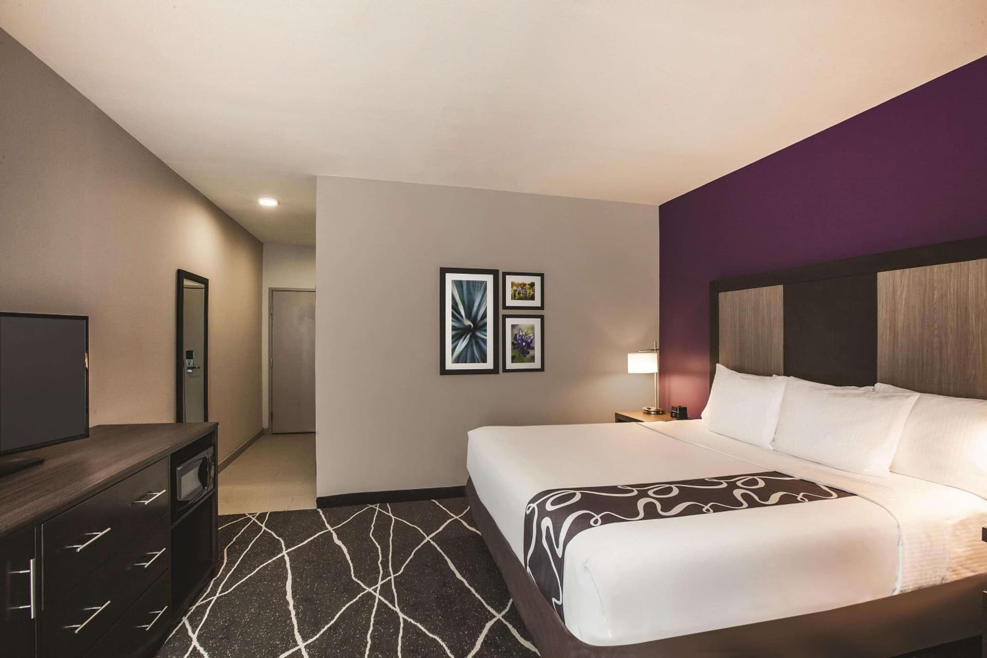 La Quinta by Wyndham Dallas Northeast-Arboretum gallery photo in Garland, TX — image 34