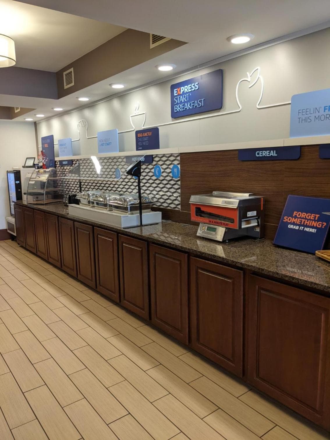 Holiday Inn Express Cedar Rapids - Collins Road by IHG gallery photo in Cedar Rapids, IA — image 44