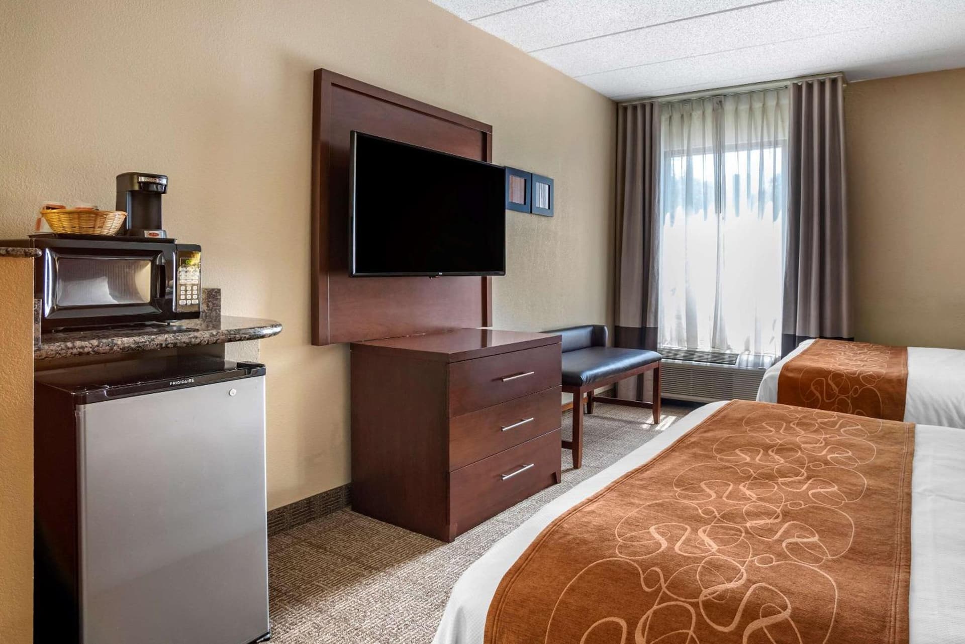 Comfort Suites Hagerstown Southeast gallery photo in Hagerstown, MD — image 9