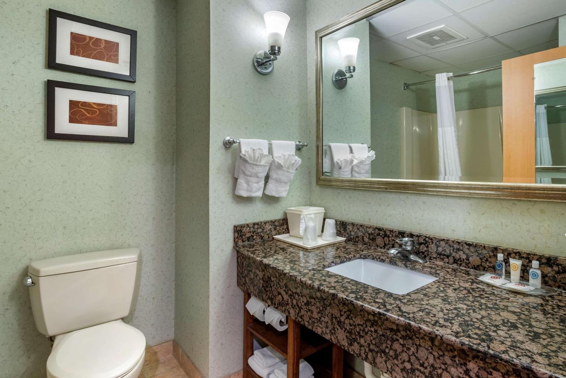 Comfort Suites Hagerstown Southeast interior in Hagerstown, MD — gallery photo 2