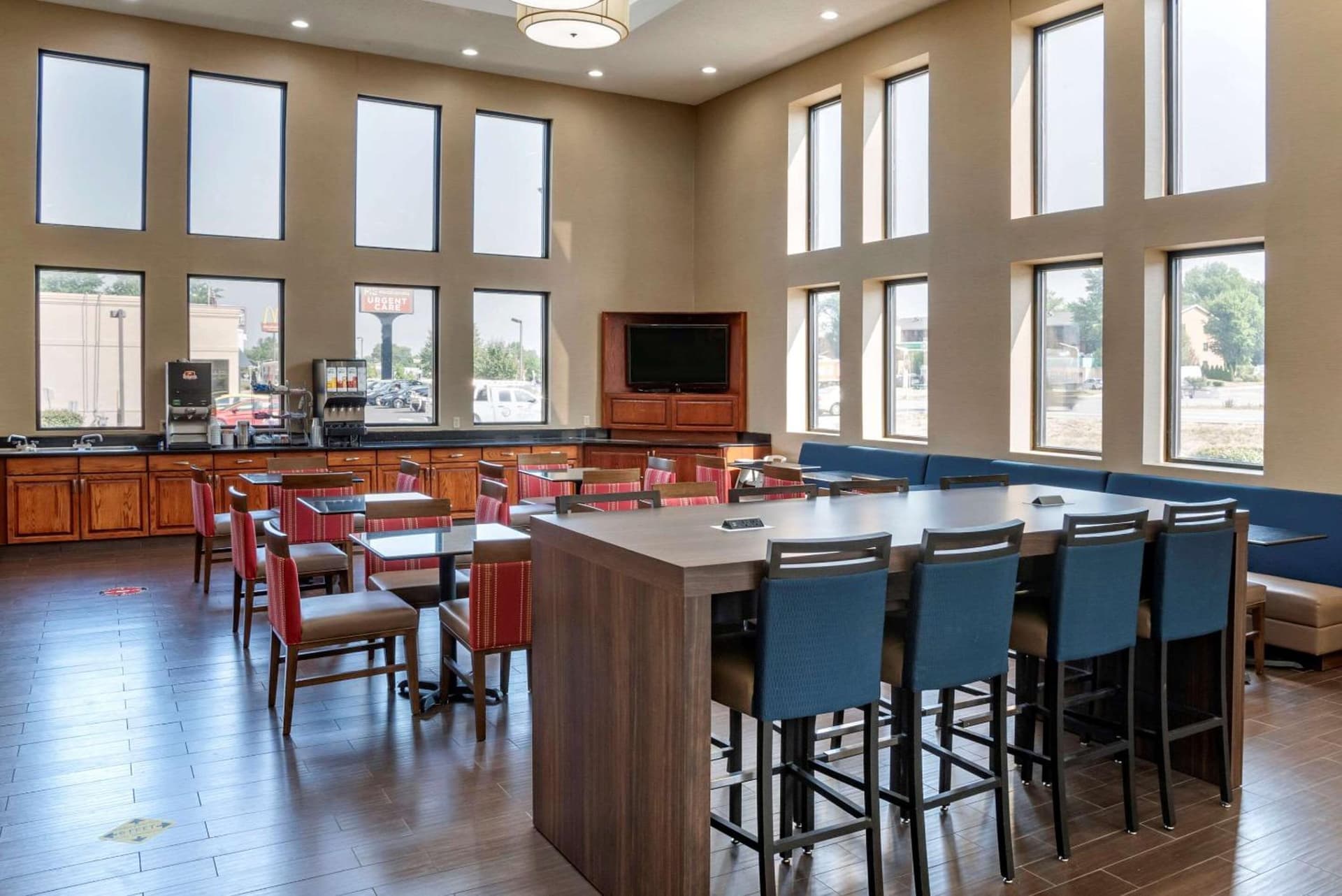 Comfort Suites Hagerstown Southeast gallery photo in Hagerstown, MD — image 11
