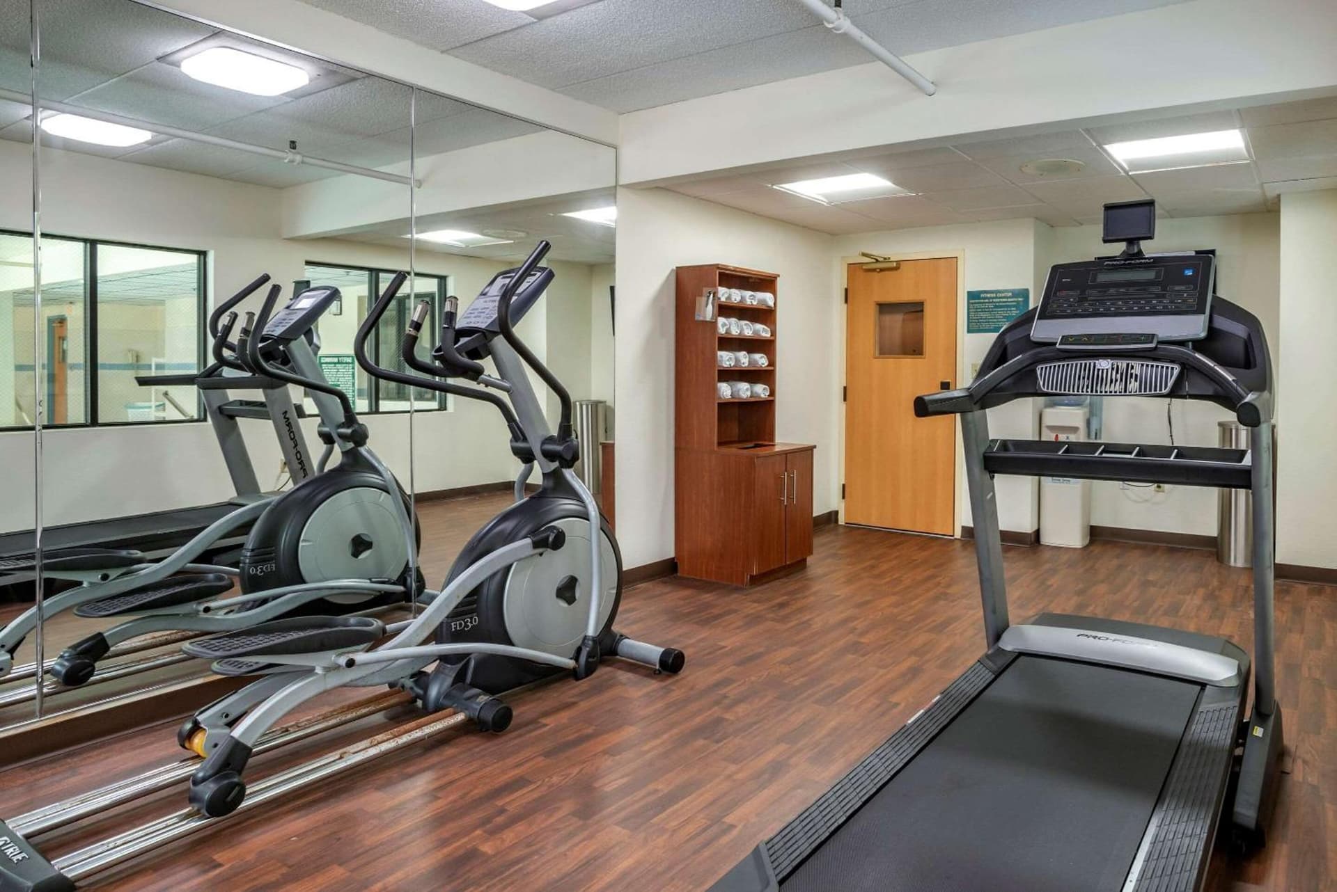Comfort Suites Hagerstown Southeast gallery photo in Hagerstown, MD — image 7