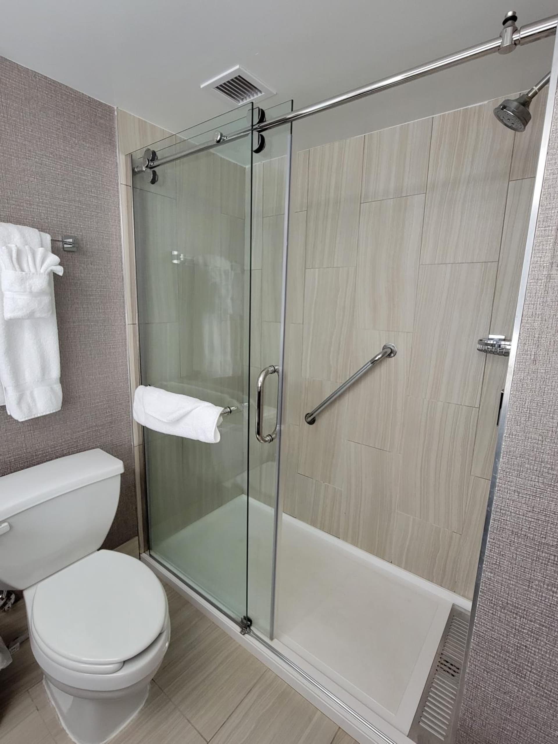 Wingate by Wyndham Greenville Airport gallery photo in Greenville, SC — image 32