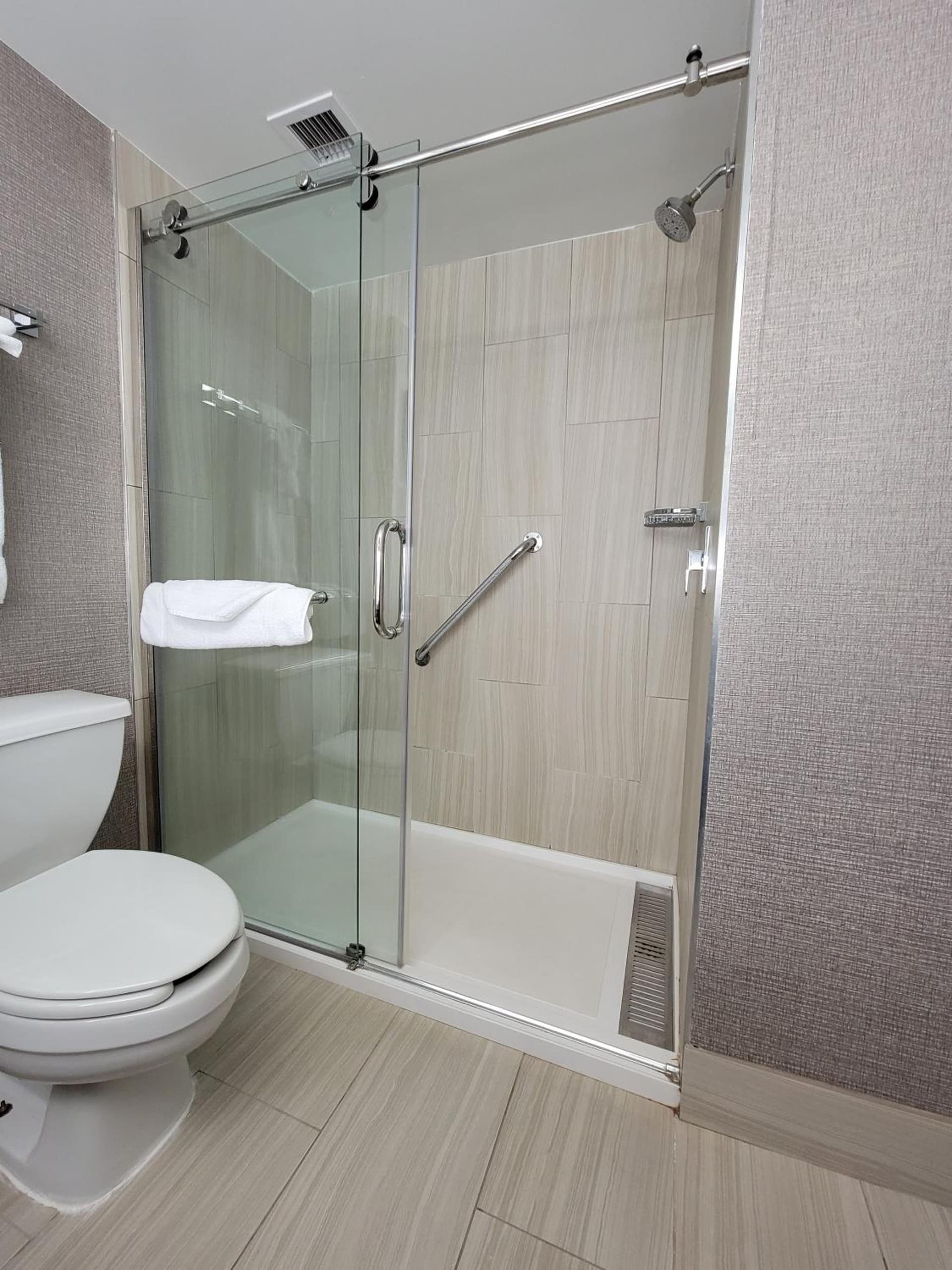 Wingate by Wyndham Greenville Airport gallery photo in Greenville, SC — image 11