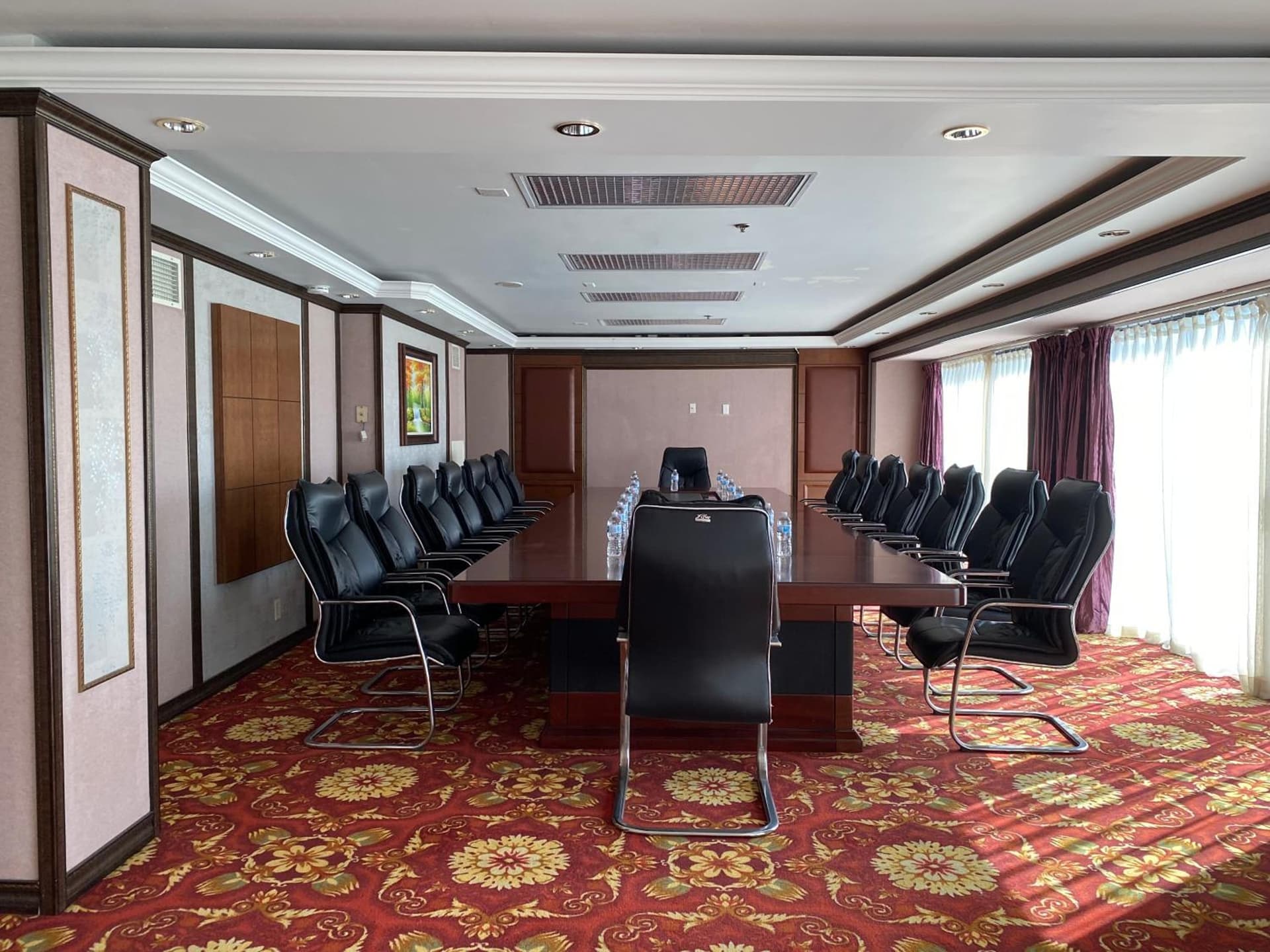 LA Crystal Hotel -Los Angeles-Long Beach Area gallery photo in Carson, CA — image 57